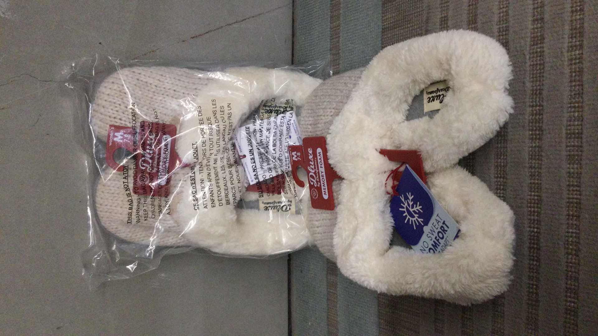 Photo 1 of NEW DLUX BY DEARFORMS MEMORY FOAM SLIPPERS LADIES SIZE: M 7/8 2-PAIR