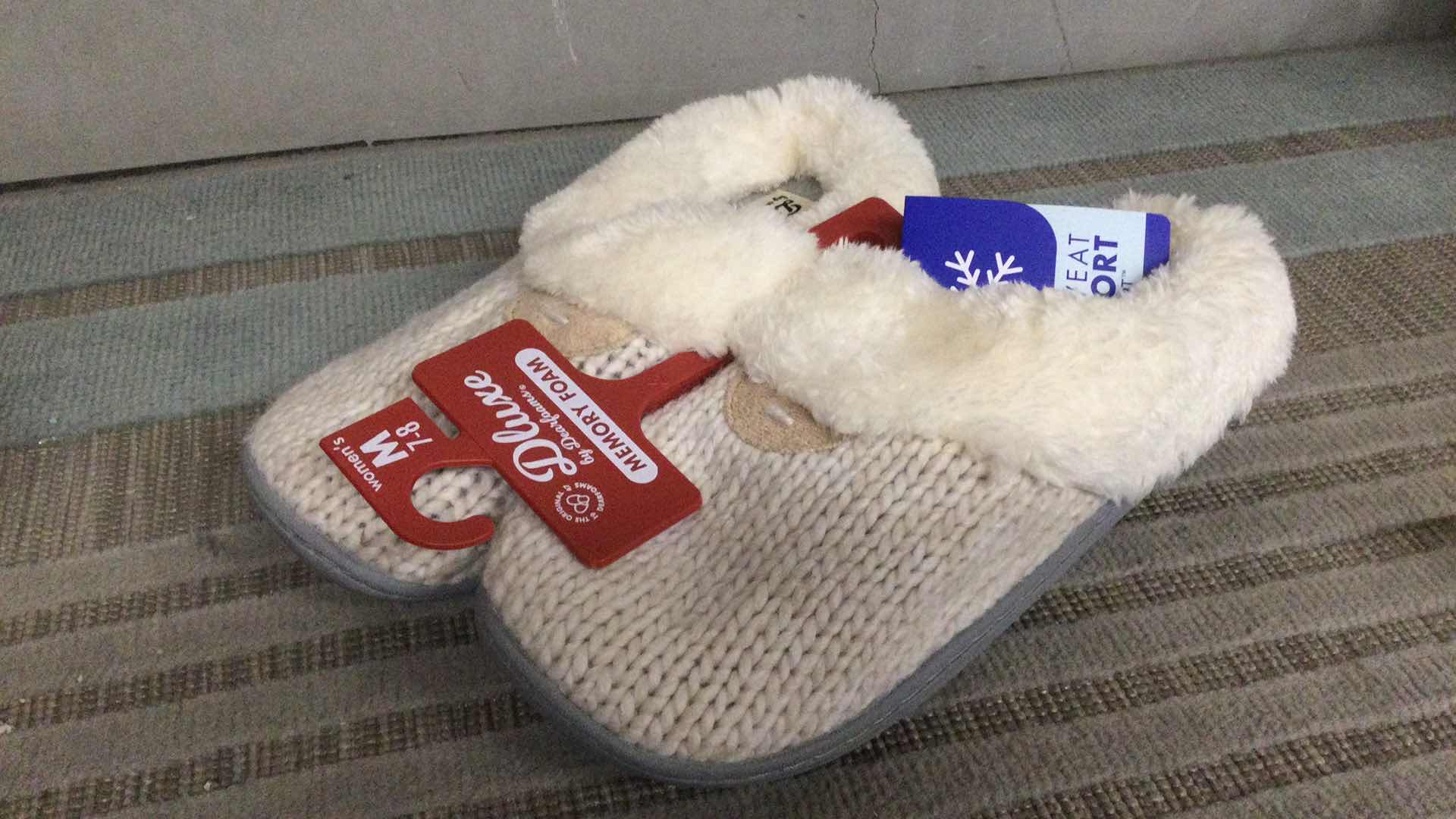 Photo 1 of NEW DLUX BY DEARFORMS MEMORY FOAM SLIPPERS LADIES SIZE: M 7/8 OATMEAL 2-PAIR