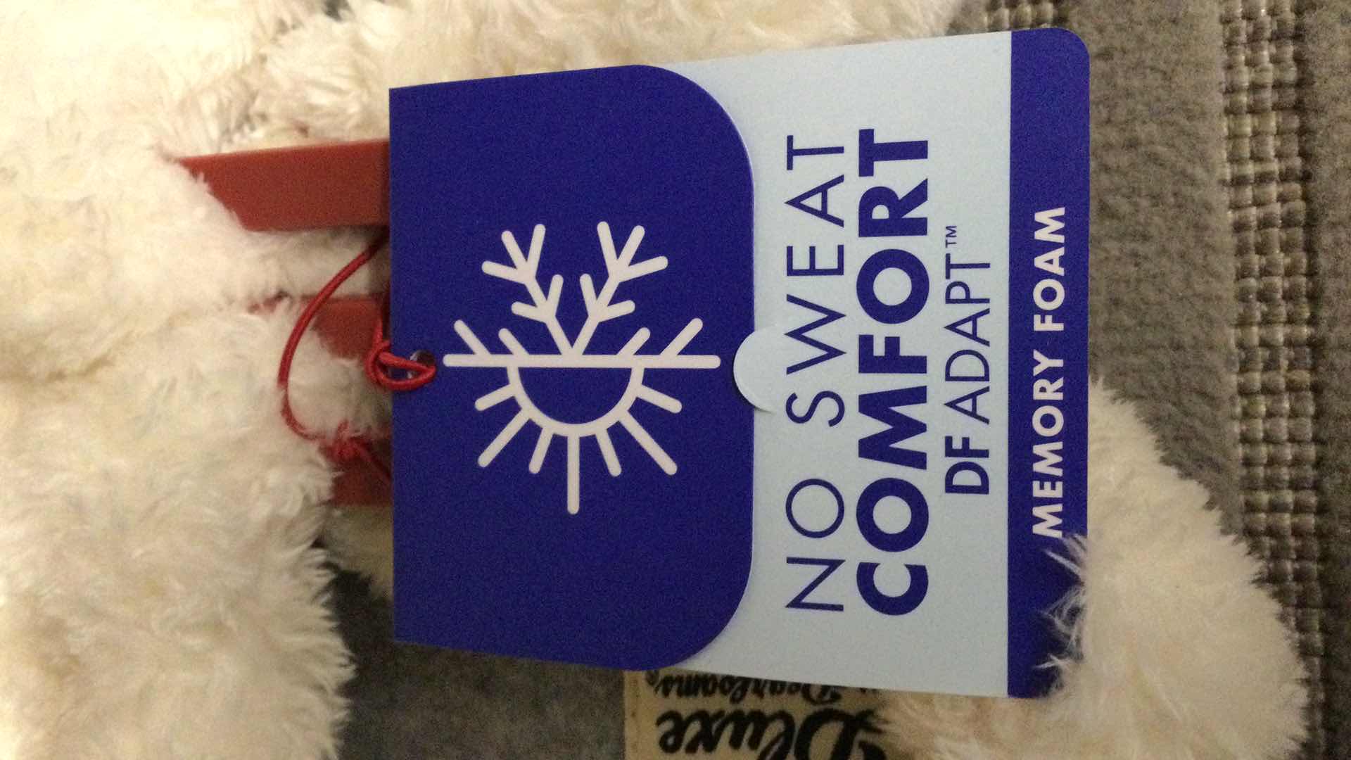 Photo 1 of NEW DLUX BY DEARFORMS MEMORY FOAM SLIPPERS LADIES SIZE: M 7/8 OATMEAL 2-PAIR