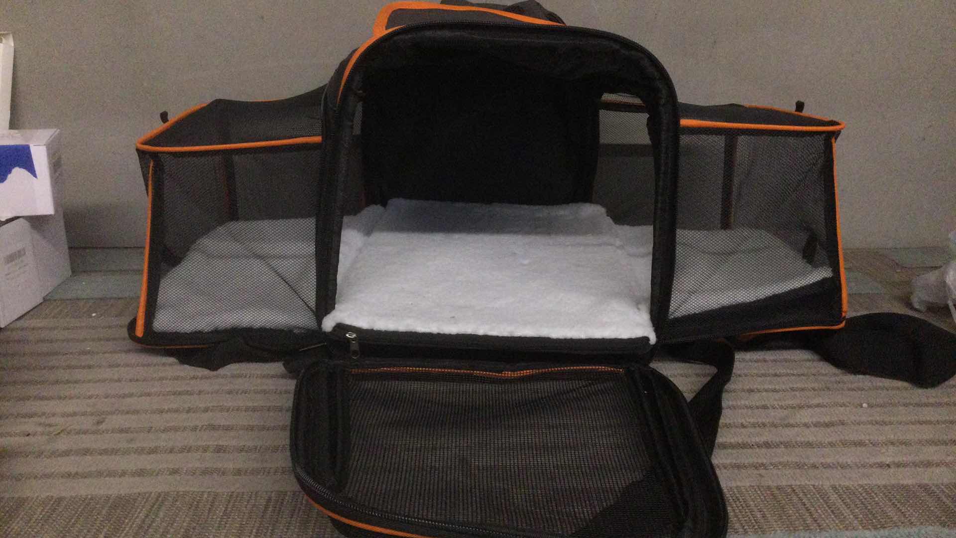 Photo 1 of LESURE COMFY PET PET CARRIER