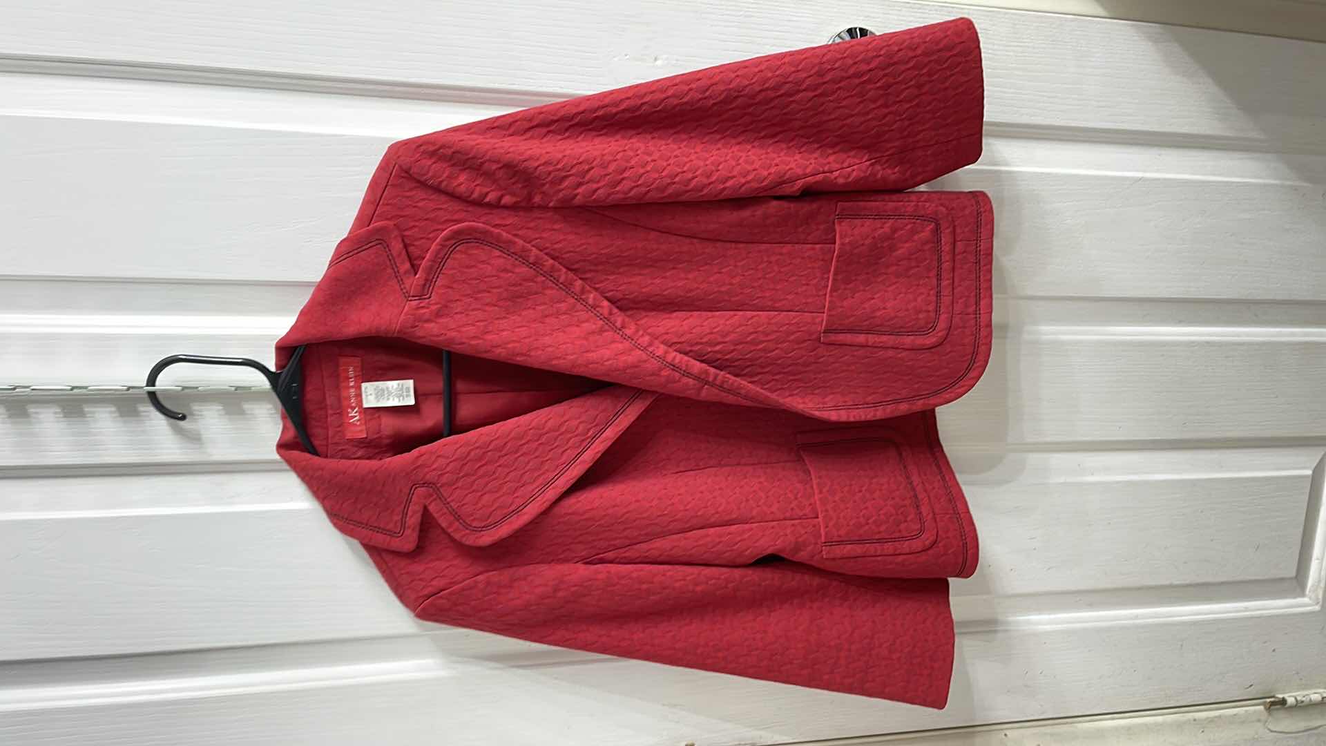 Photo 1 of WOMENS DESIGNER FASHION BLAZERS SIZE 6/8