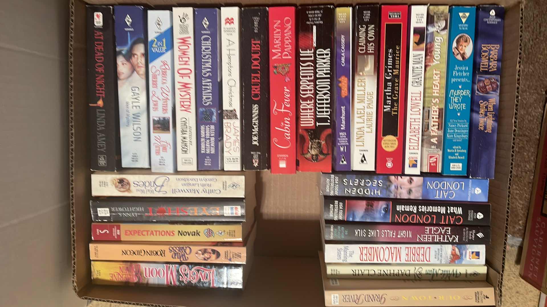 Photo 1 of ASSORTED PAPERBACK BOOKS - LARGE LOT