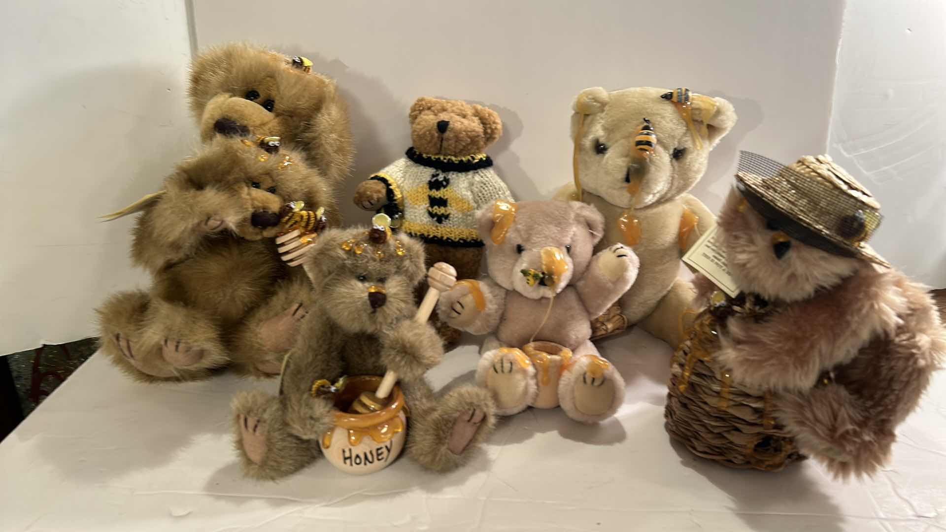 Photo 1 of 6 COLLECTIBLE HONEYBEAR STUFFED ANIMALS, ORZEC