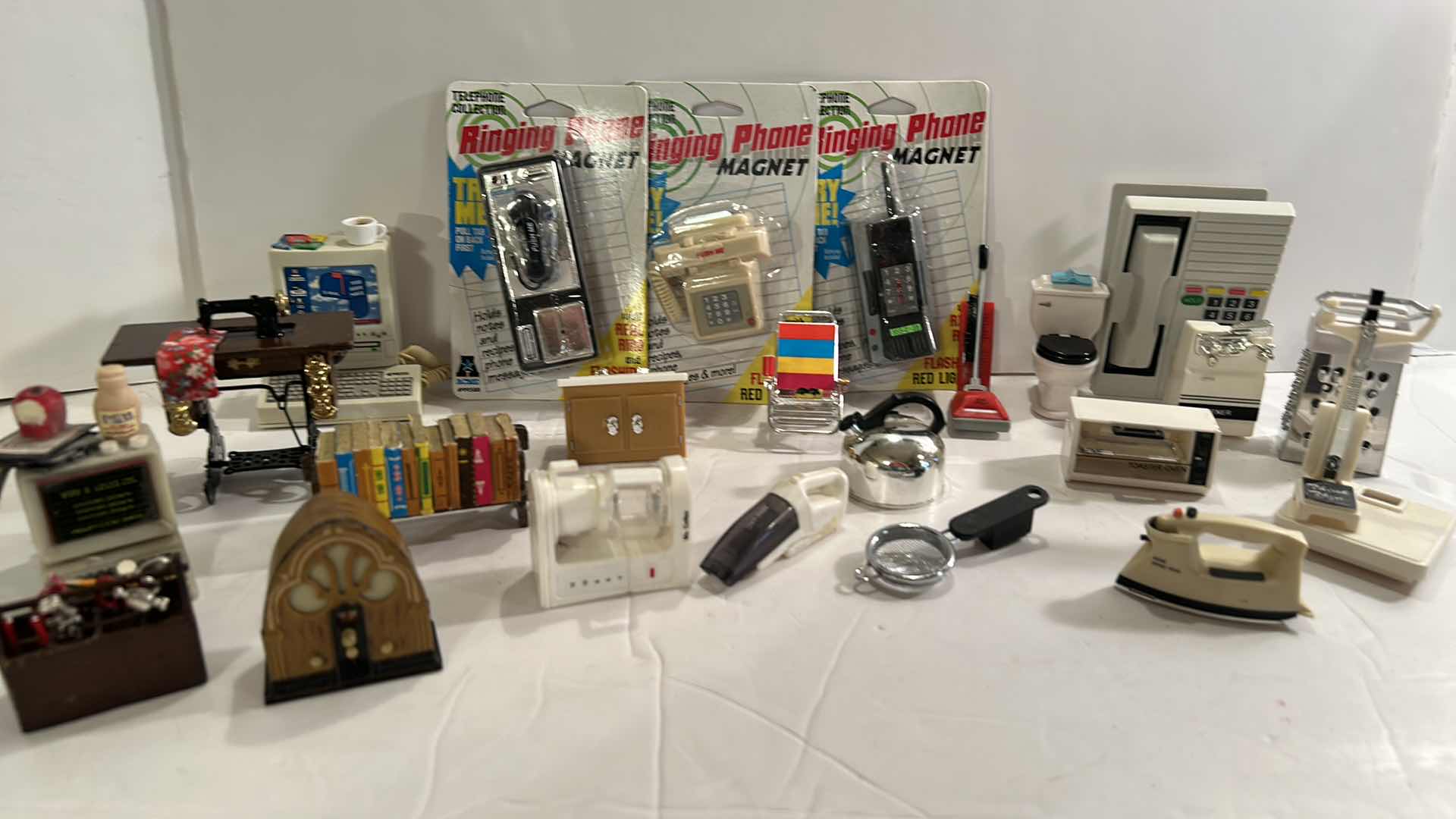 Photo 1 of COLLECTIBLE MAGNET ASSORTMENT