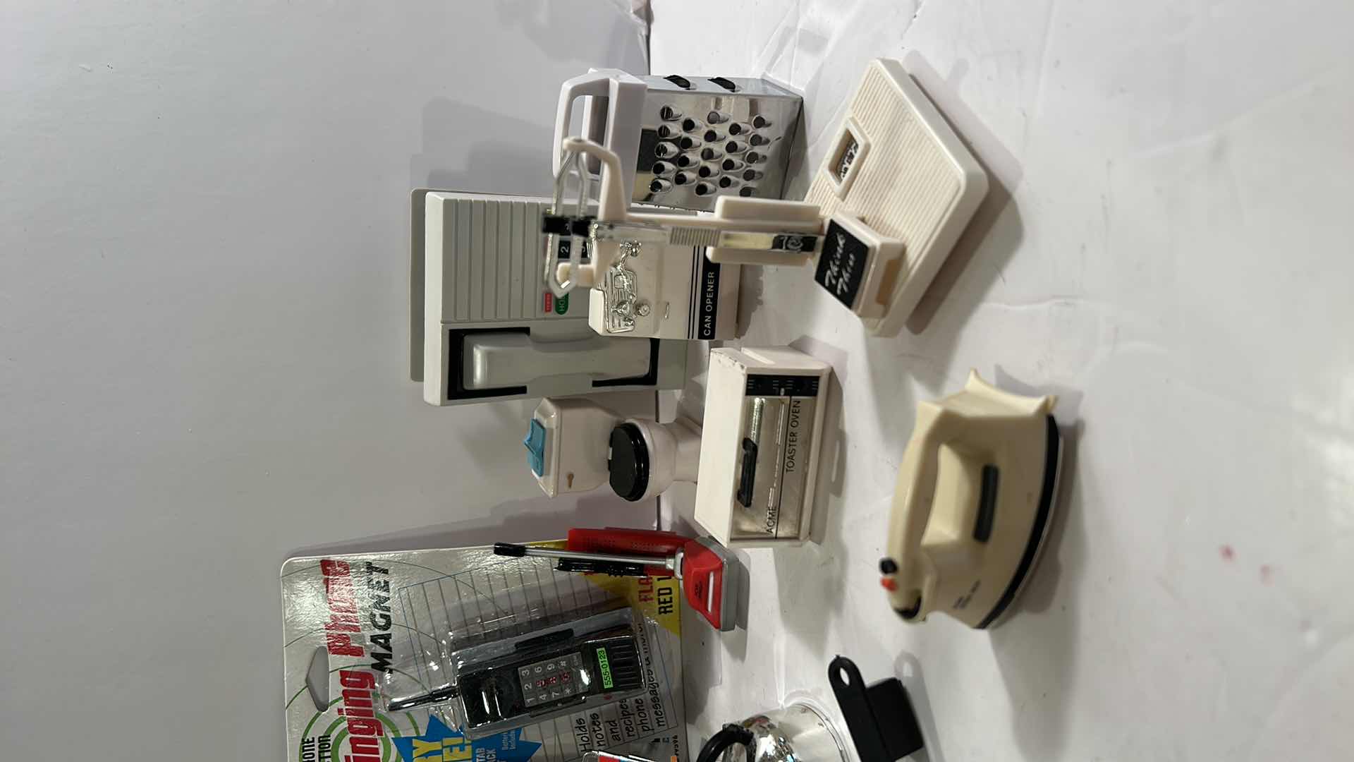 Photo 1 of COLLECTIBLE MAGNET ASSORTMENT