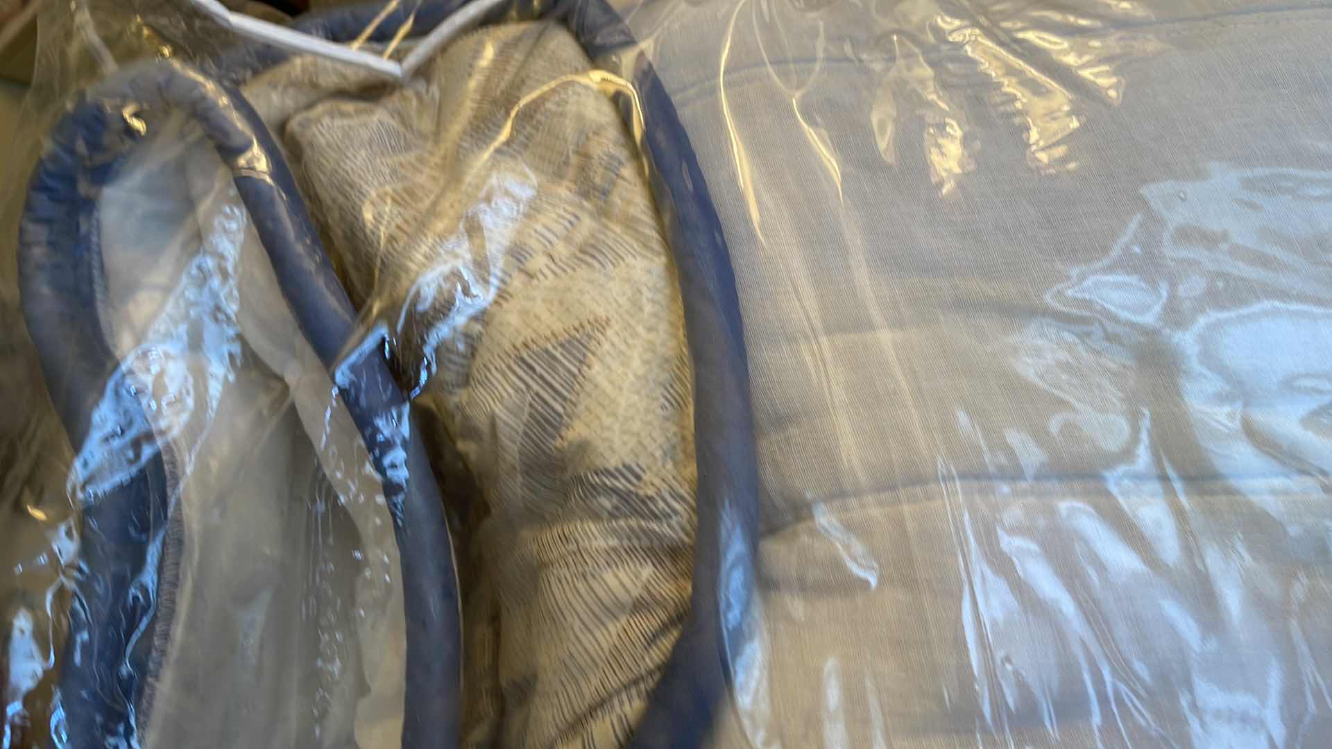 Photo 1 of 2 DOUBLE BED SPREAD