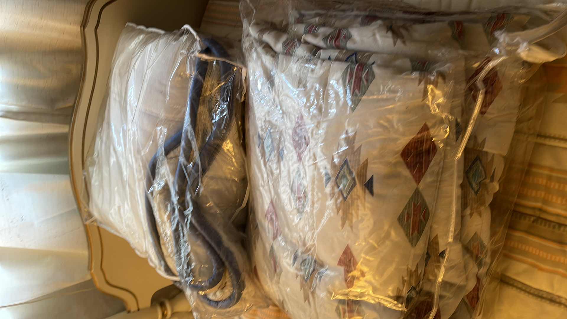 Photo 1 of 2 DOUBLE BED SPREAD