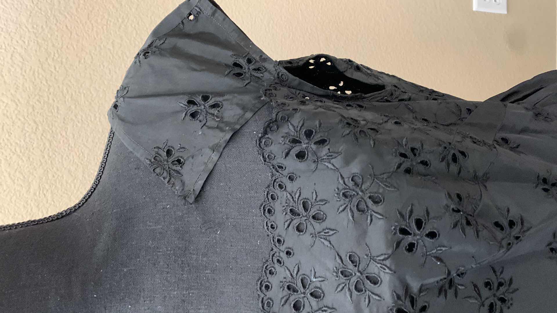 Photo 2 of BLACK FLOOR LENGTH DRESS SIZE MEDIUM