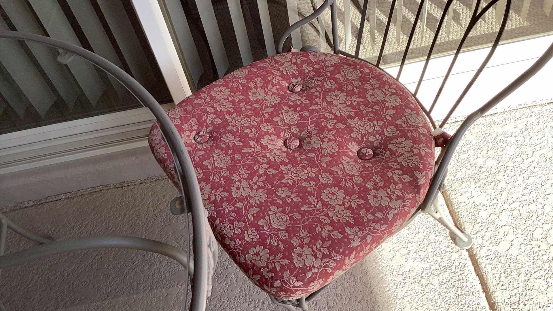 Photo 1 of OW LEE  OUTDOOR PATIO FURNITURE SET, METAL WITH GLASS TOP AND 4 CHAIRS W/CUSHIONS 