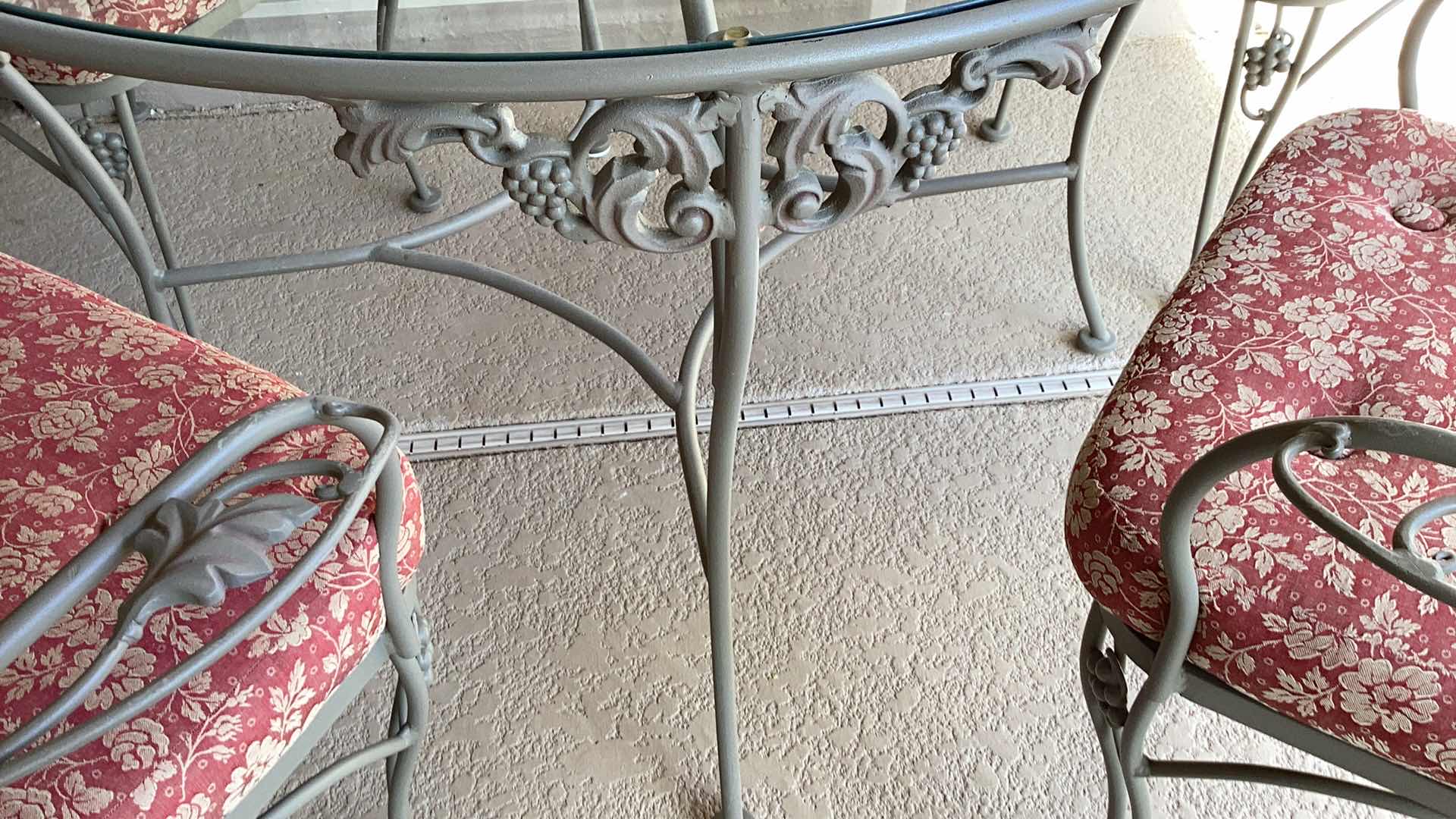 Photo 1 of OW LEE  OUTDOOR PATIO FURNITURE SET, METAL WITH GLASS TOP AND 4 CHAIRS W/CUSHIONS 