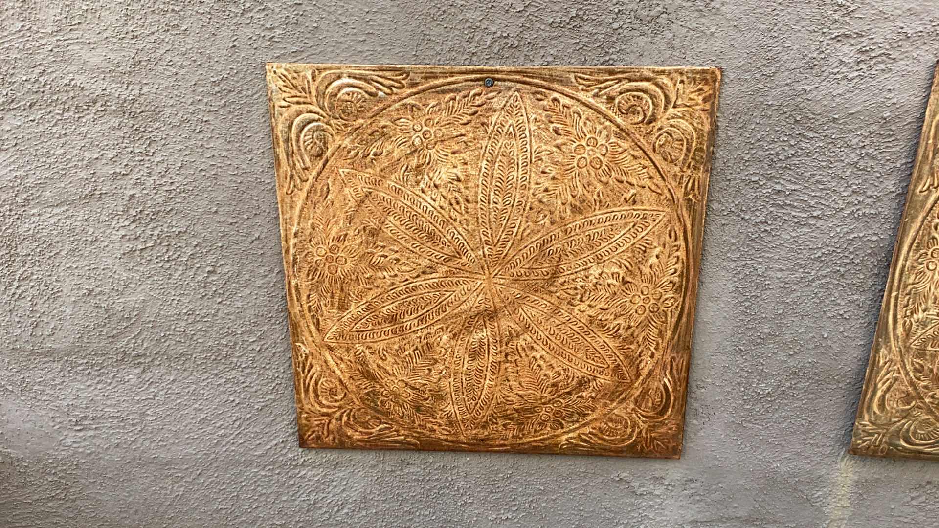 Photo 1 of 4-OUTDOOR METAL WALL DECOR 18"
 X  18"