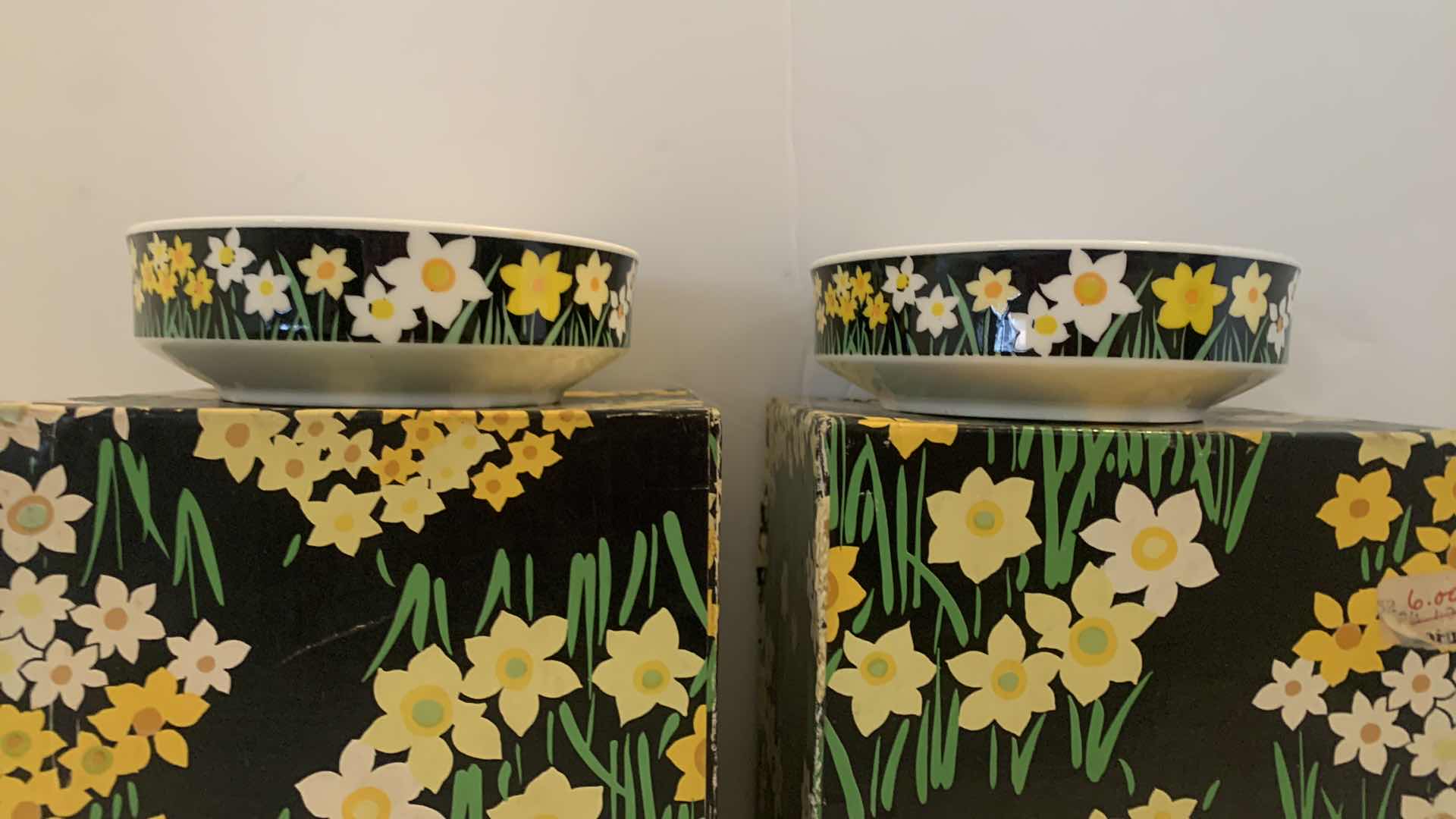 Photo 1 of MIKASA FRUIT SORBET BOWLS , 8 pieces