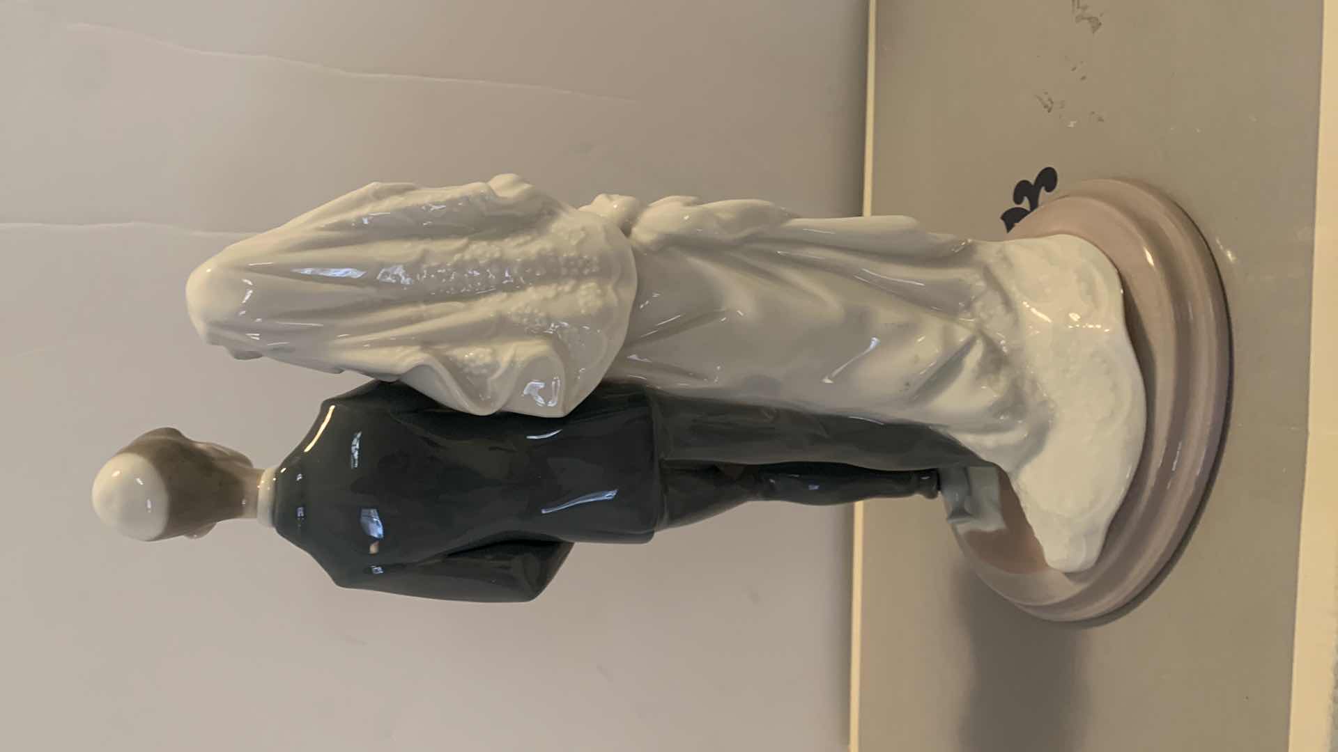 Photo 4 of LLADRO BRIDE AND GROOM H9.5”