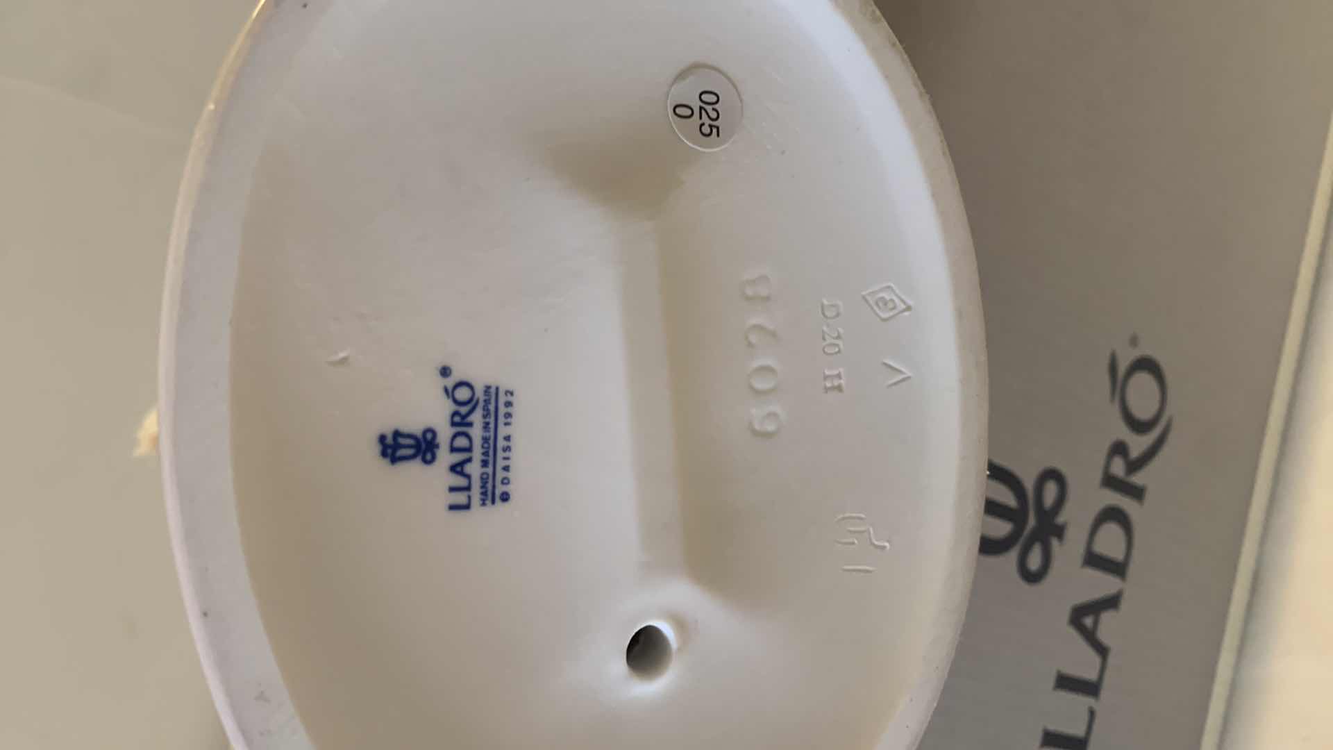 Photo 6 of LLADRO BRIDE AND GROOM H9.5”