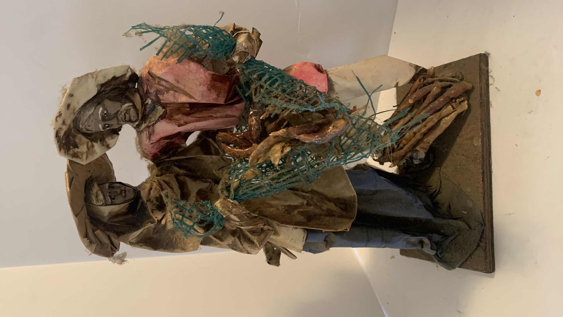 Photo 1 of 3 - PAPER MACHE MEXIJCAN FOLK ART FIGURINES AND HAIR CLIP