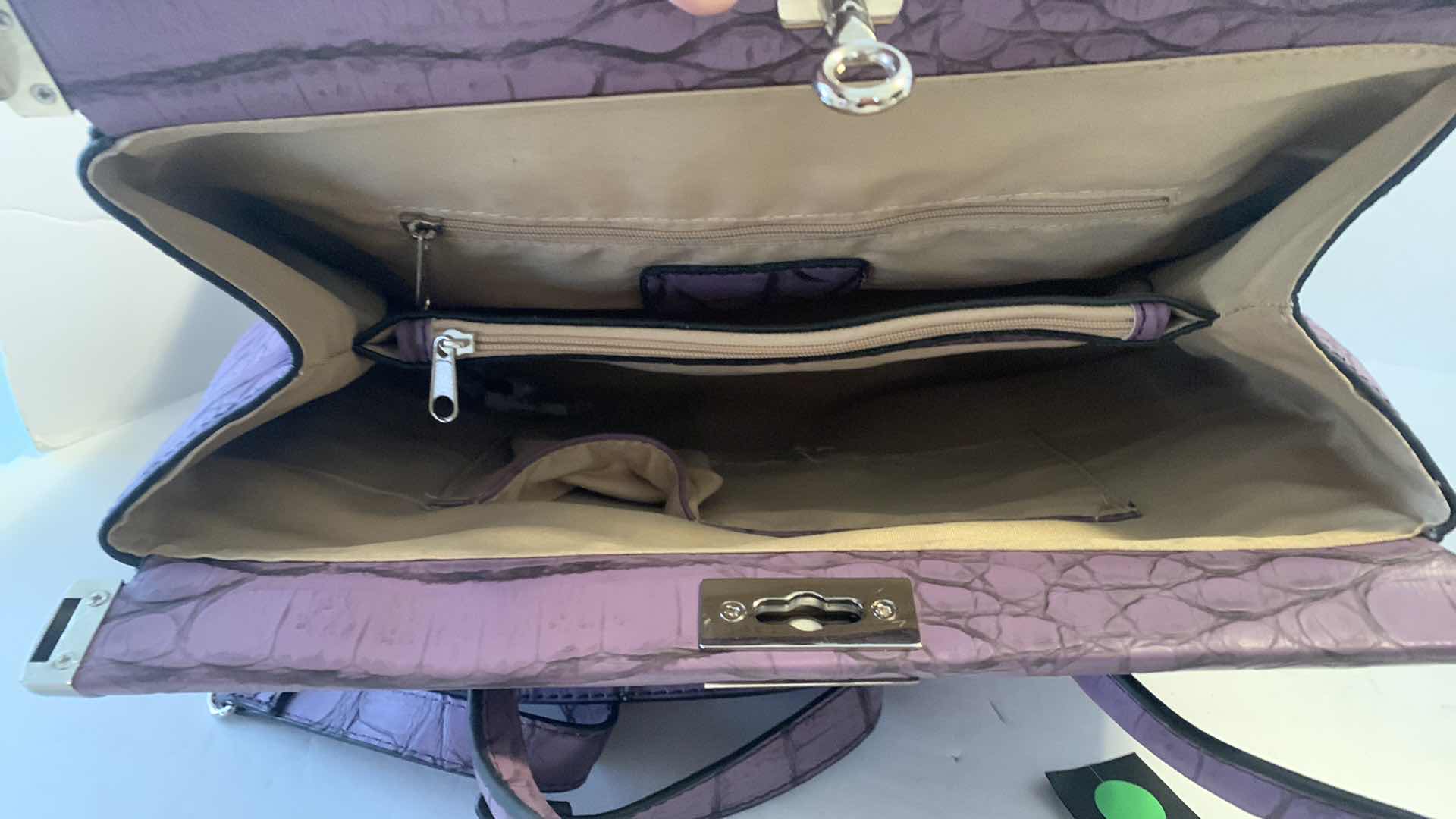 Photo 1 of NEW PURSE DASEIN USA PURPLE