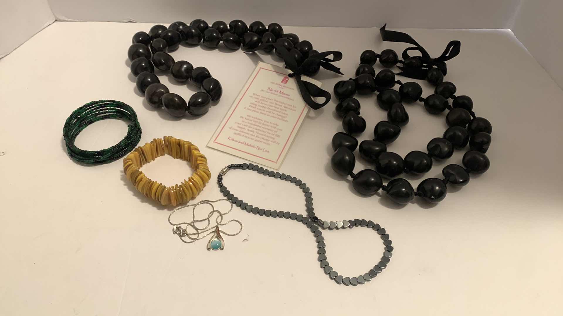Photo 1 of 6 PIECES,  COSTUME JEWELRY ASSORTMENT, NO NA MAMO BEADS, BRACELETS AND NECKLACES