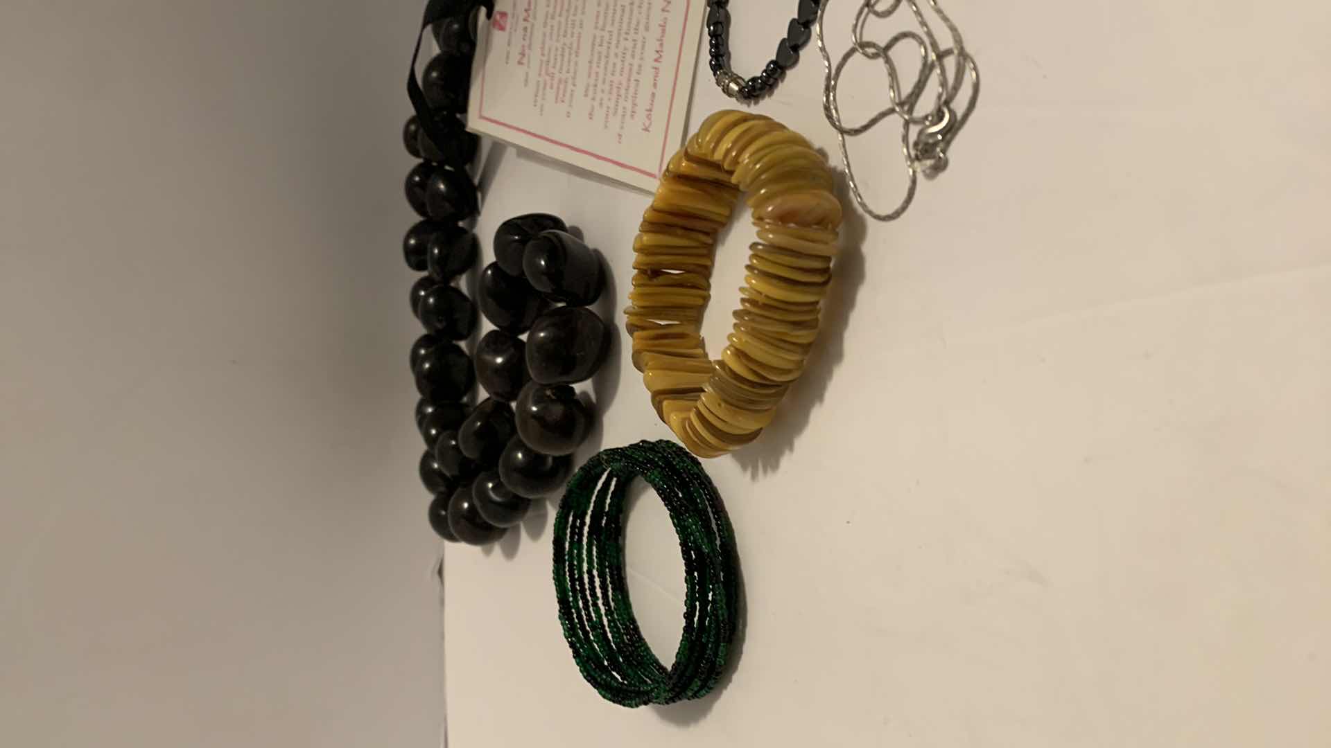 Photo 1 of 6 PIECES,  COSTUME JEWELRY ASSORTMENT, NO NA MAMO BEADS, BRACELETS AND NECKLACES