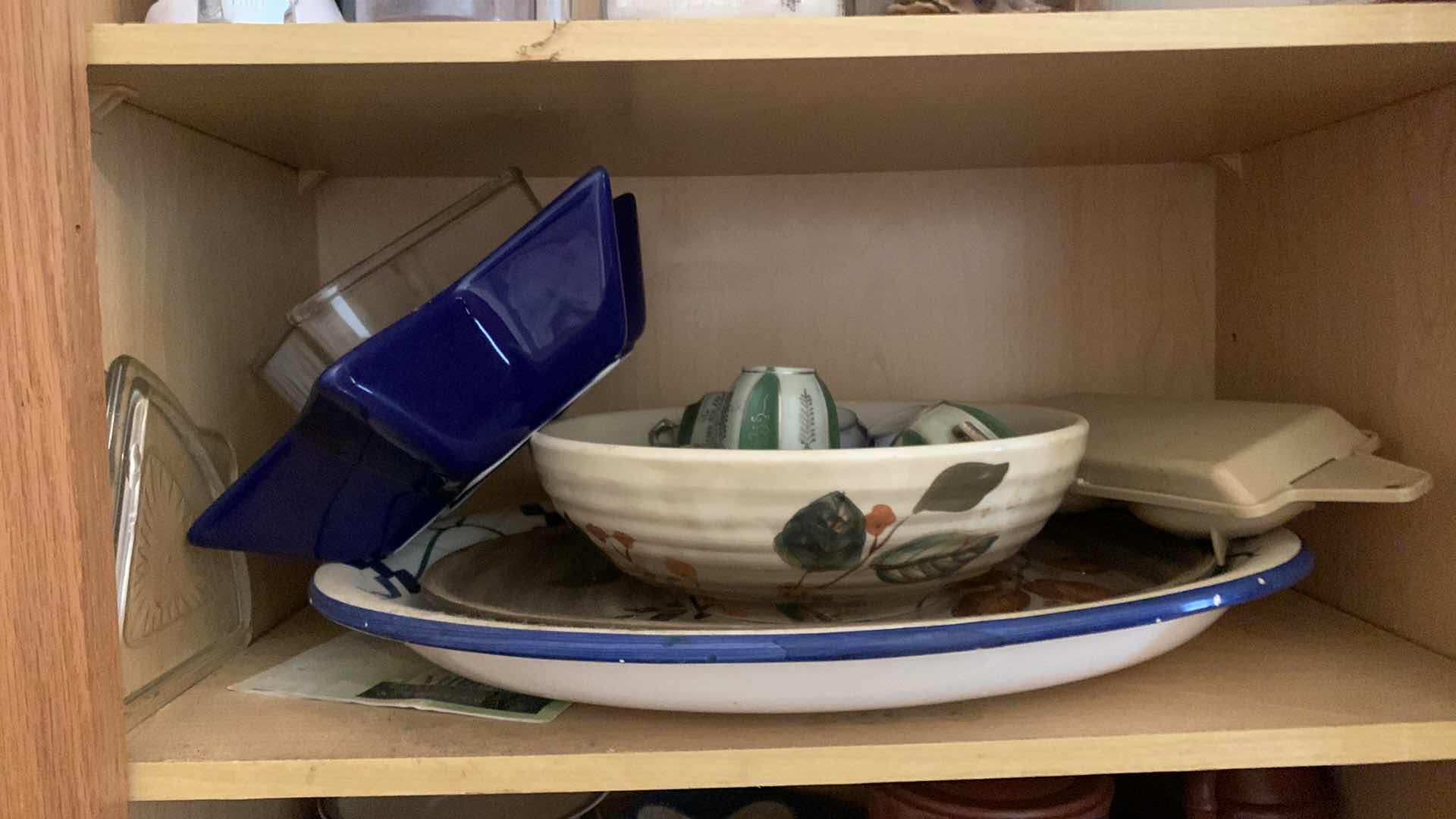 Photo 1 of CONTENTS OF CABINET