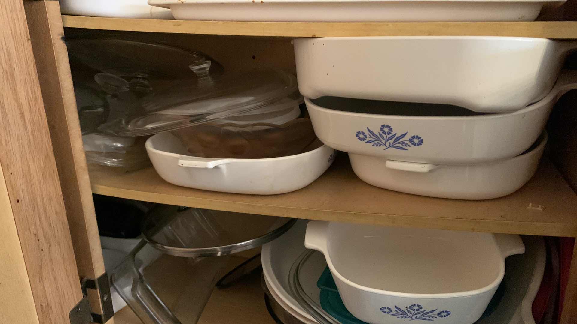 Photo 1 of CONTENTS OF CABINET