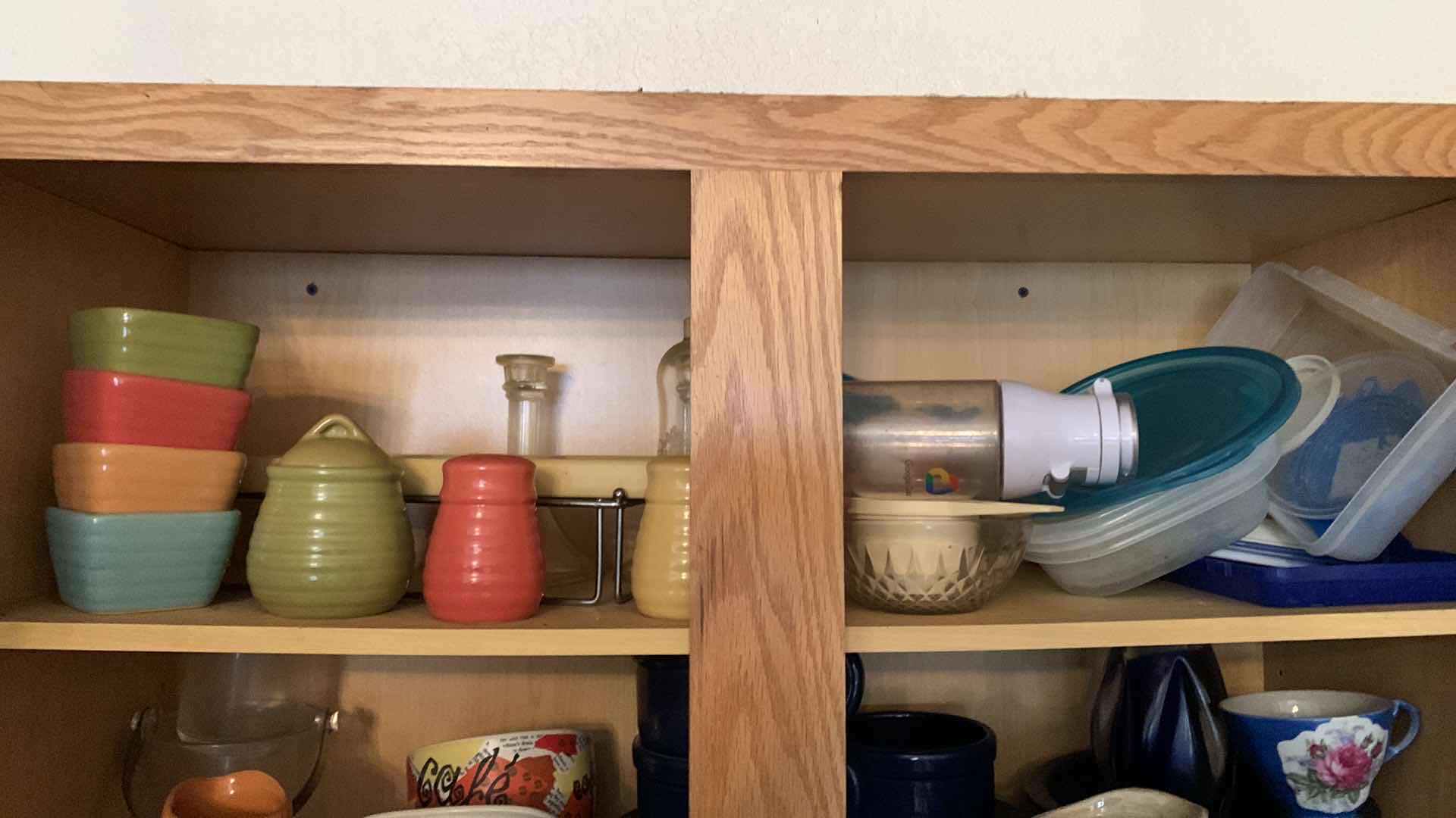 Photo 1 of CONTENTS OF CABINET