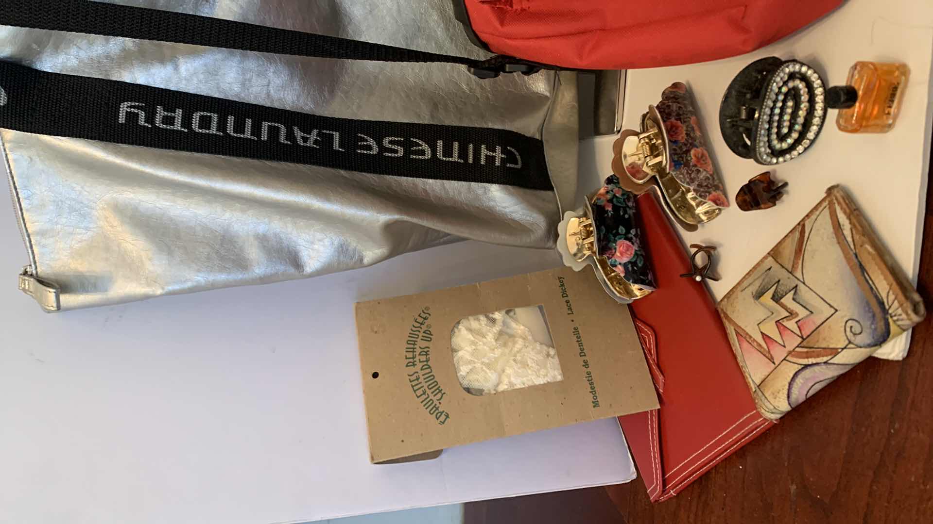 Photo 1 of MISC WOMENS / GIRLS ACCESSORIES ASSORTMENT