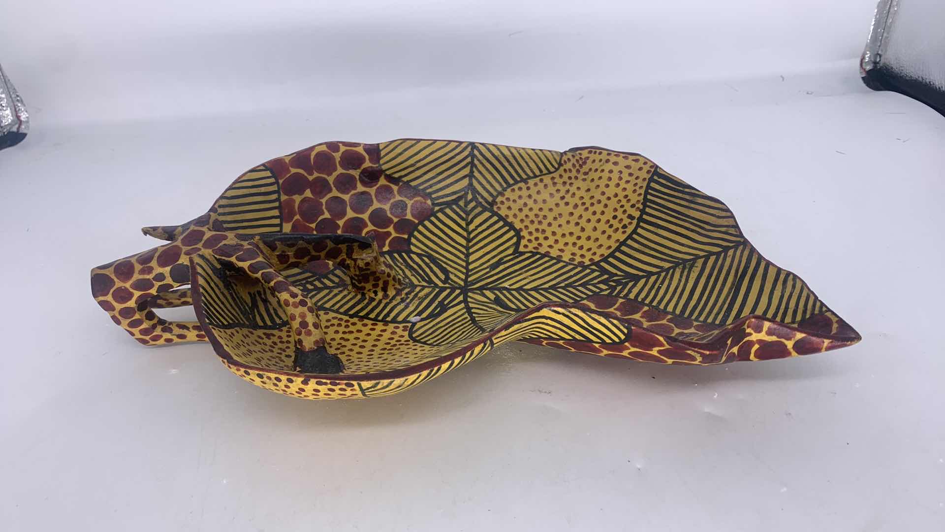 Photo 1 of 4 PIECE HOME DECOR, LEAF TRAYS LONGEST 23” AND VASES H 12”