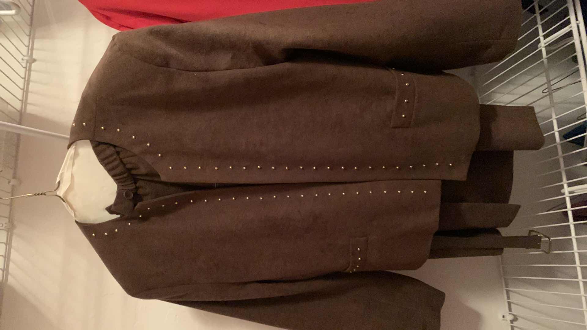 Photo 1 of 10 - WOMENS 2pc SUITS SIZE L XL