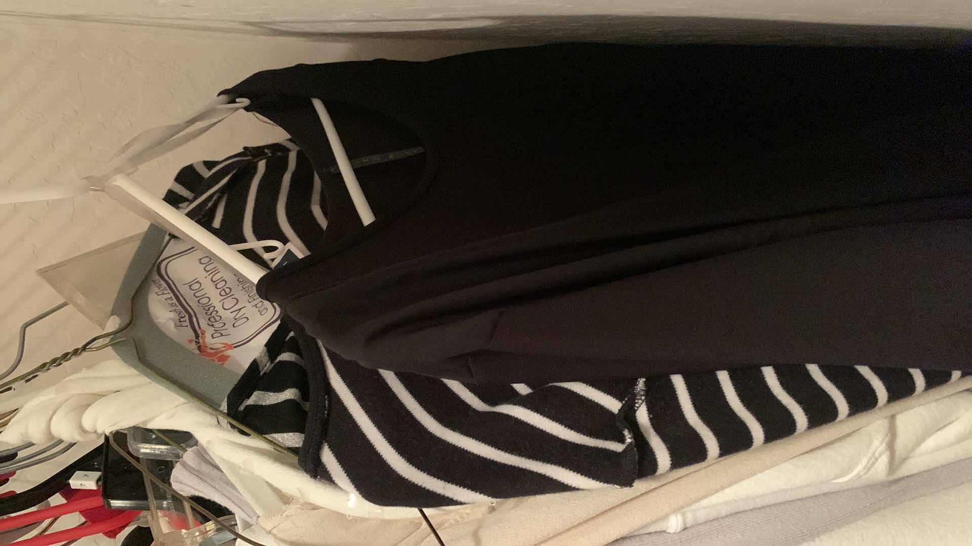 Photo 1 of 50 PCS WOMENS CLOTHING L XL TOPS SWEATERS