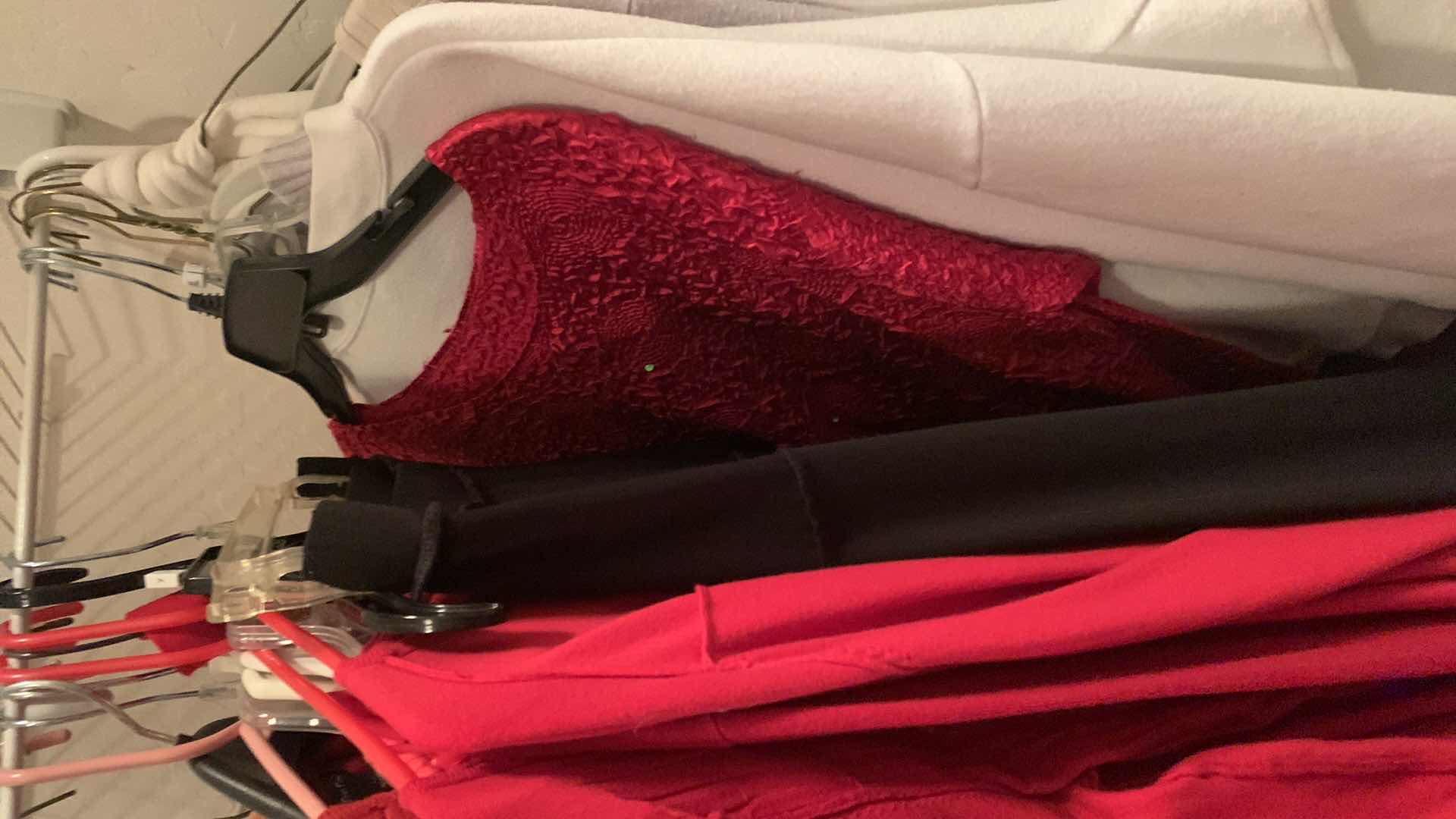 Photo 1 of 50 PCS WOMENS CLOTHING L XL TOPS SWEATERS