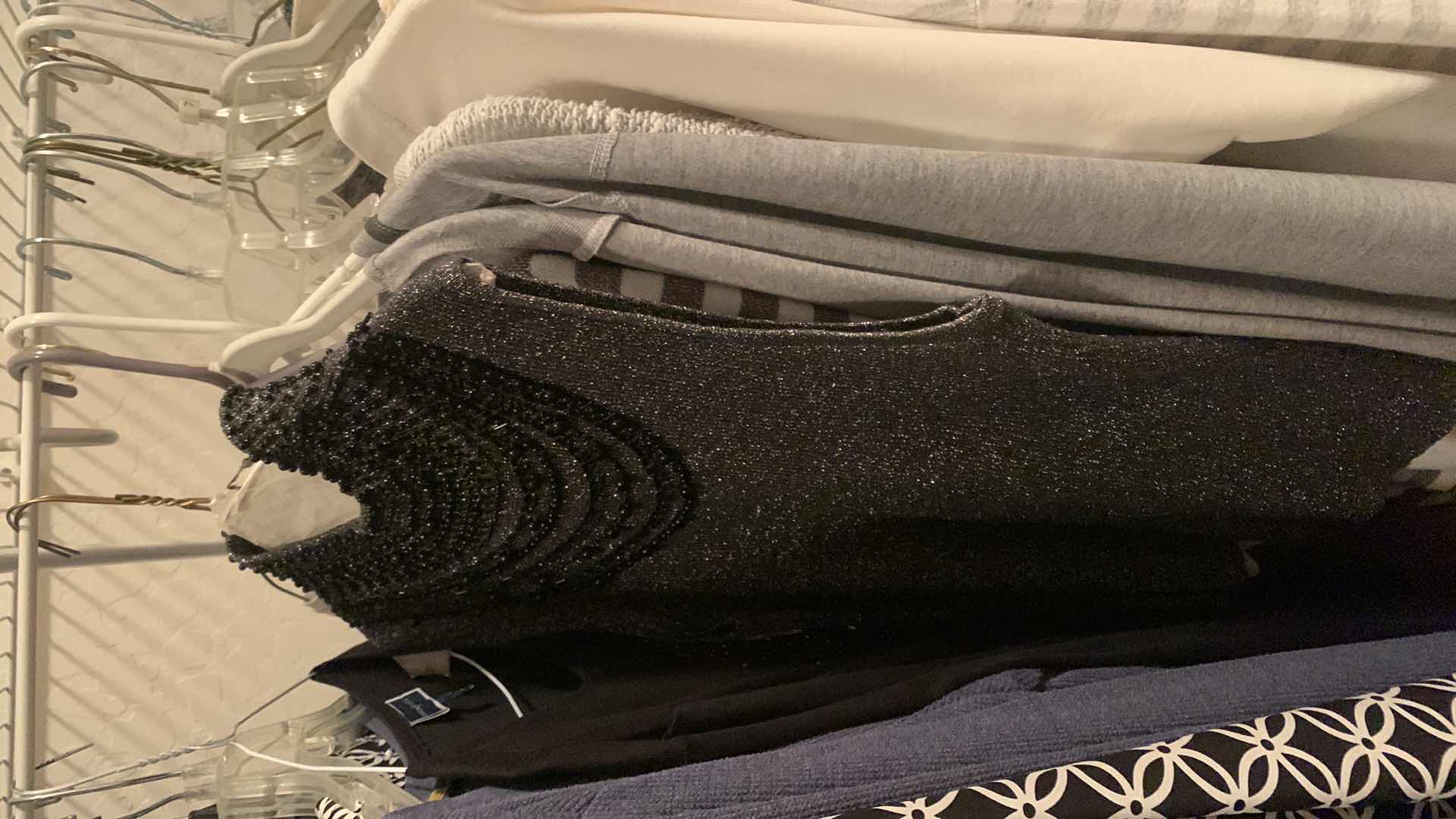 Photo 1 of 50 PCS WOMENS CLOTHING L XL TOPS SWEATERS