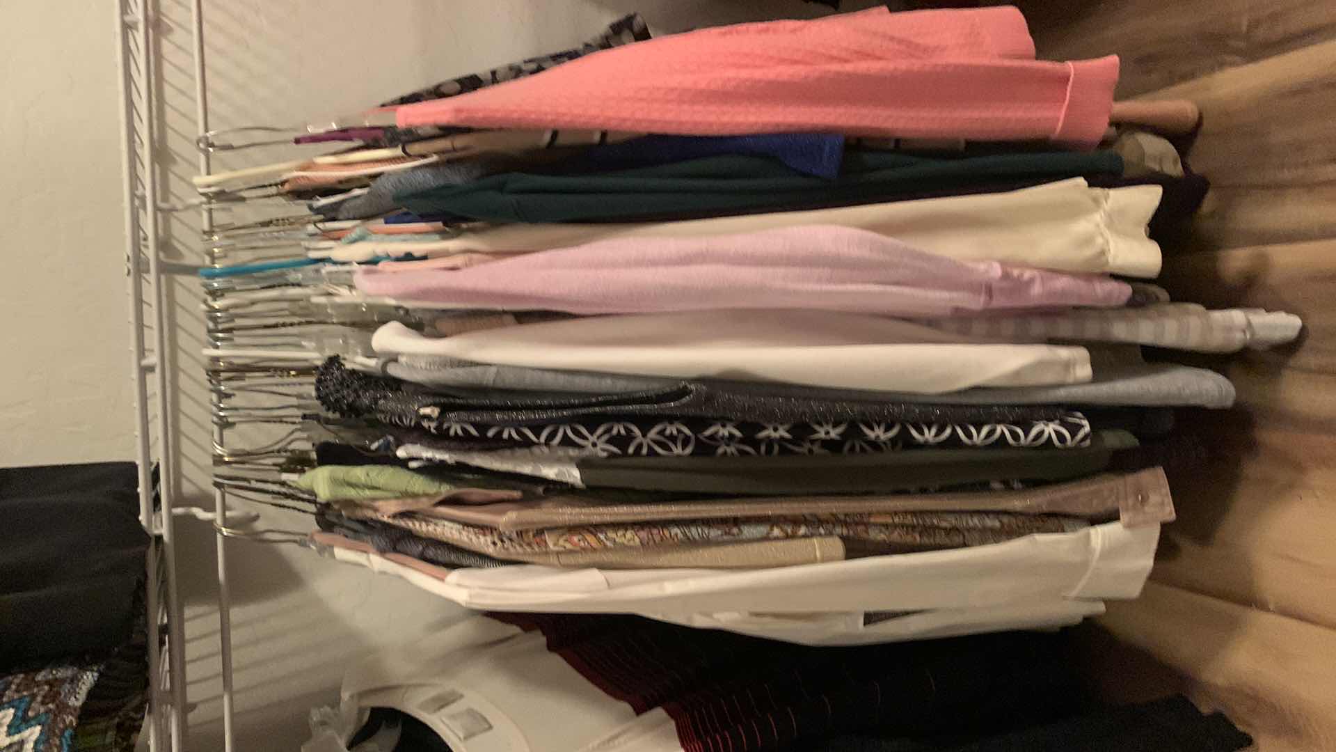 Photo 1 of 50 PCS WOMENS CLOTHING L XL TOPS SWEATERS