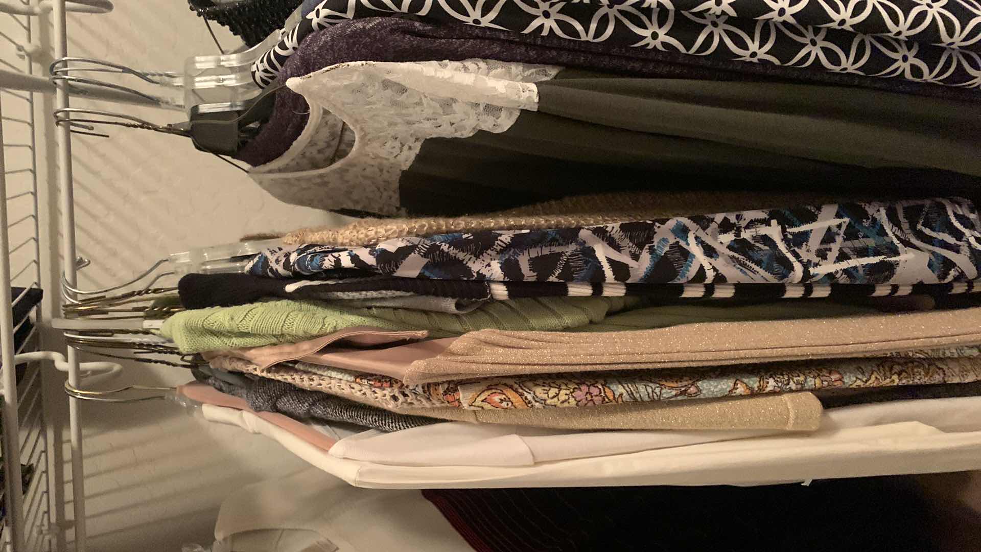 Photo 1 of 50 PCS WOMENS CLOTHING L XL TOPS SWEATERS