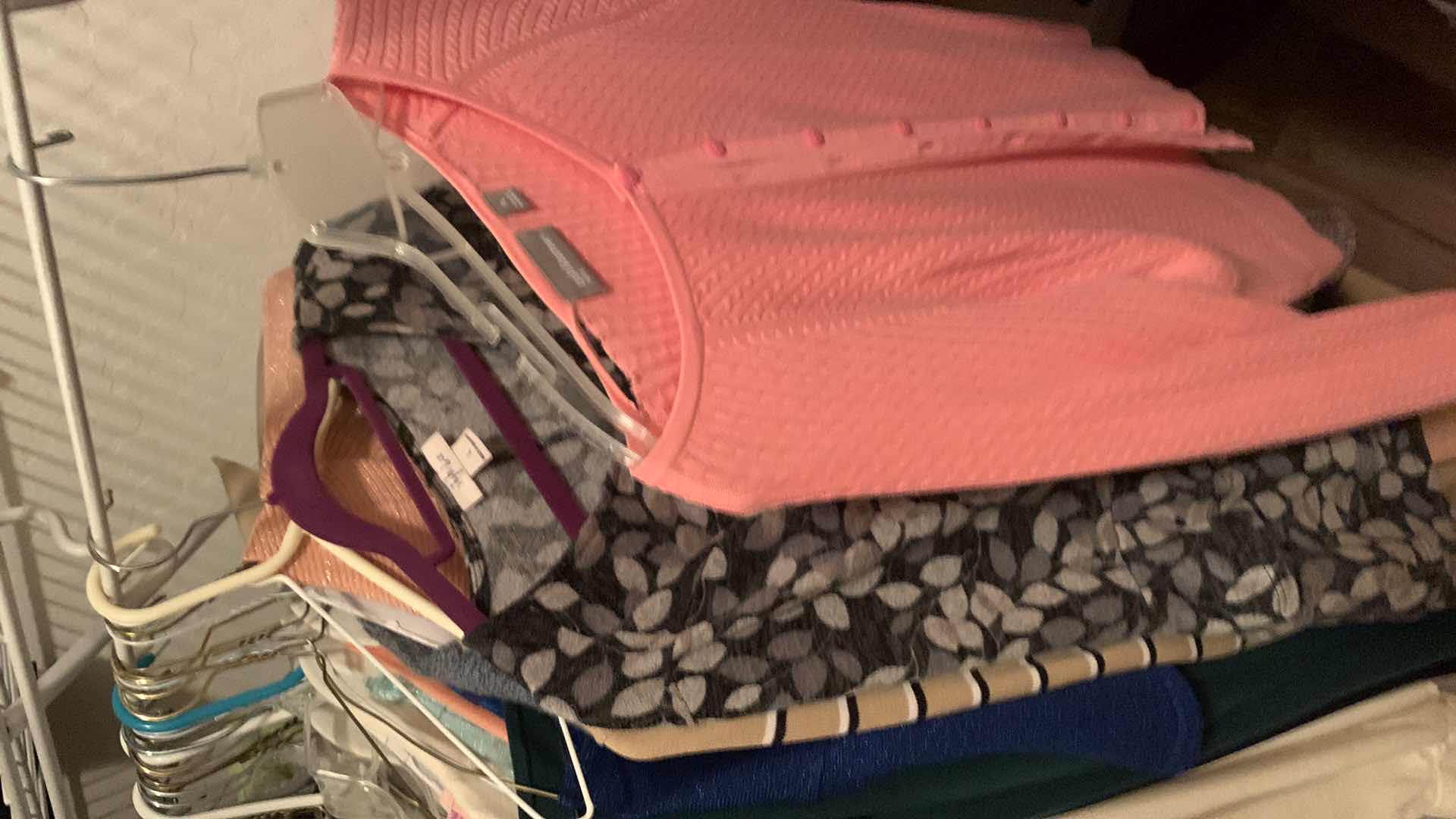 Photo 1 of 50 PCS WOMENS CLOTHING L XL TOPS SWEATERS