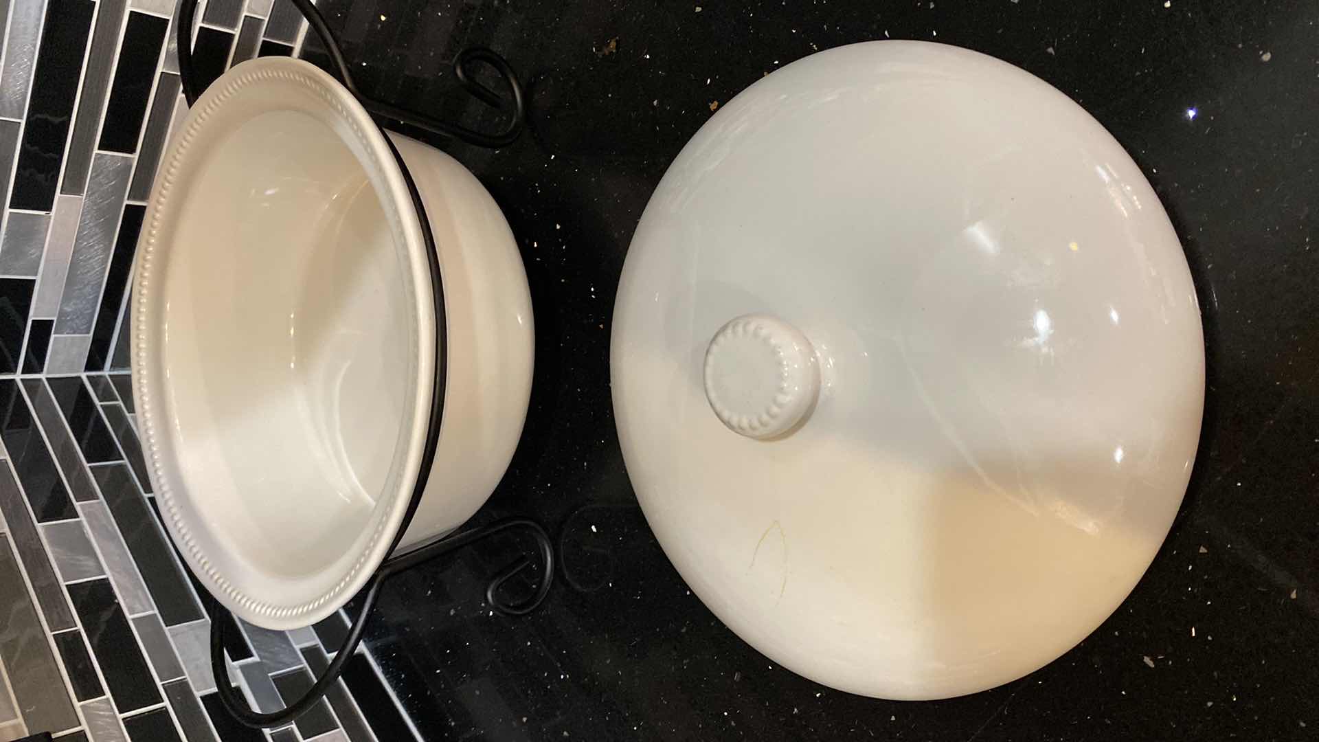 Photo 1 of CONTENTS OF CABINET CERAMC BAKEWARE SET