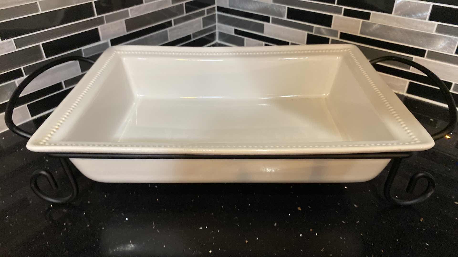 Photo 1 of CONTENTS OF CABINET CERAMC BAKEWARE SET