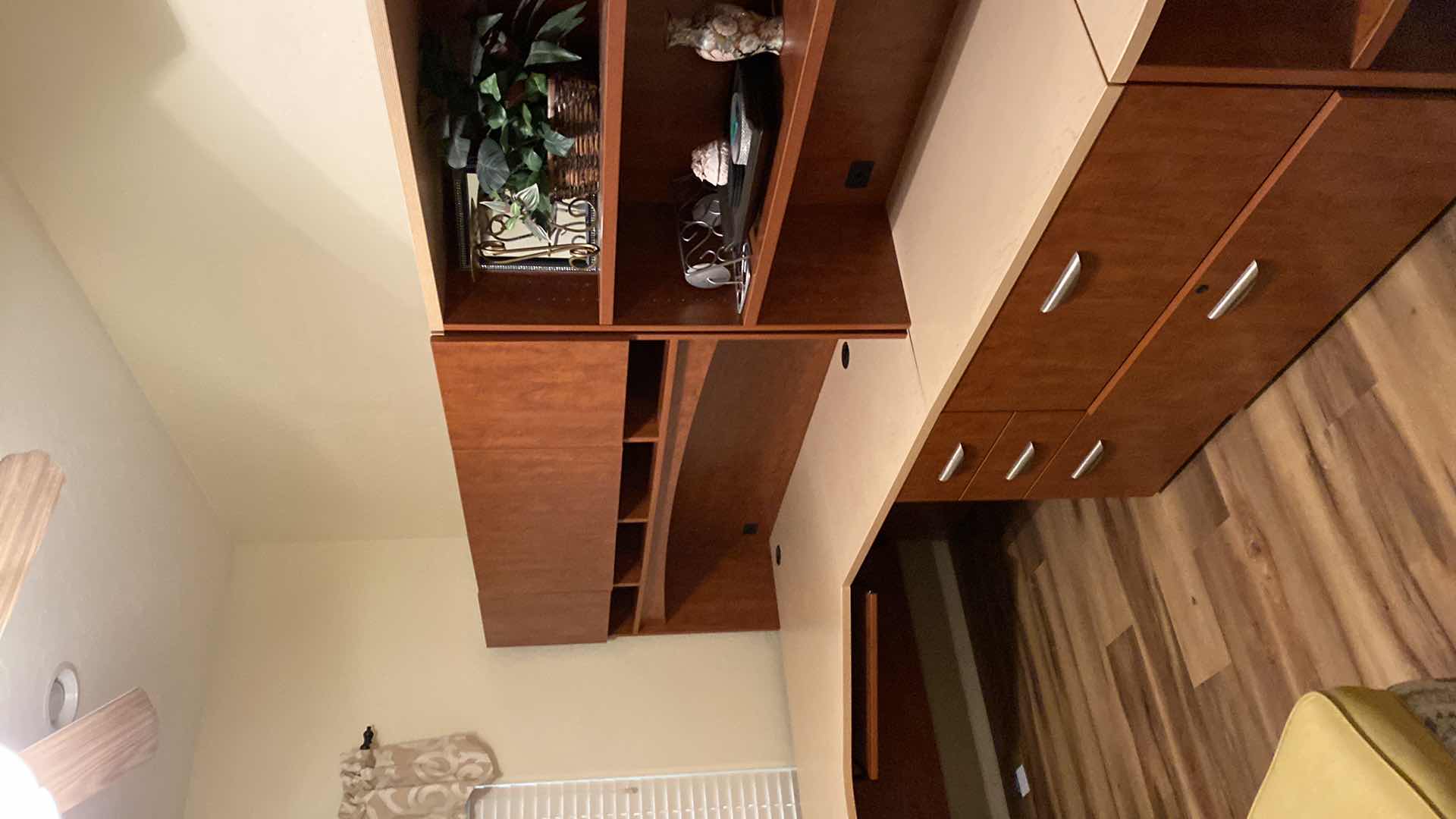 Photo 1 of 7 PIECE DESK NO KEYS OVERALL MEASURMENT DESK 96” X 134”
ROUNDED END PIECES 24” WIDE
CORNER DESK 72” X 36”
DESK EXTENSION WITH 3 DRAWERS 36”
LATERAL FILE 36”
TOP SHELF WITH DOORS 72”
TOP 2 SHELF UNIT 36”
TOP RIGHT CORNER PIECE 16”