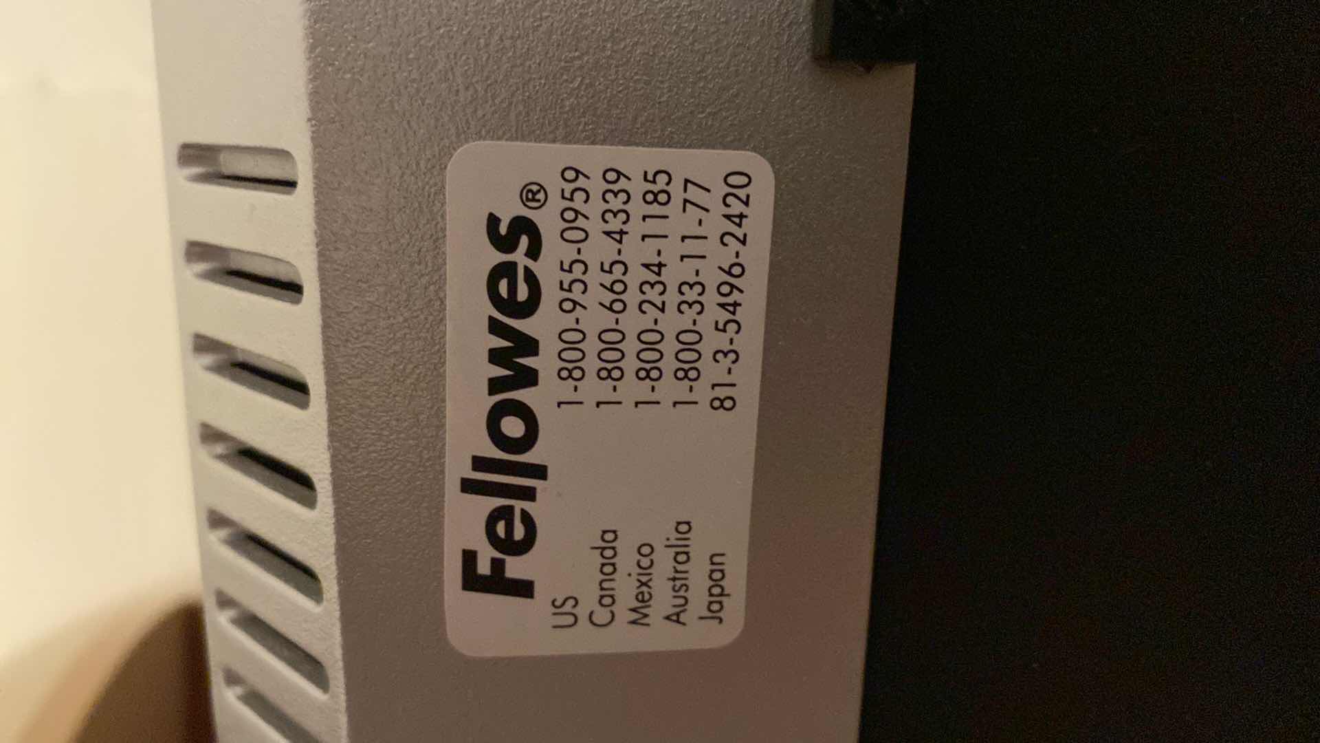 Photo 1 of FELLOWES  SHREDDER