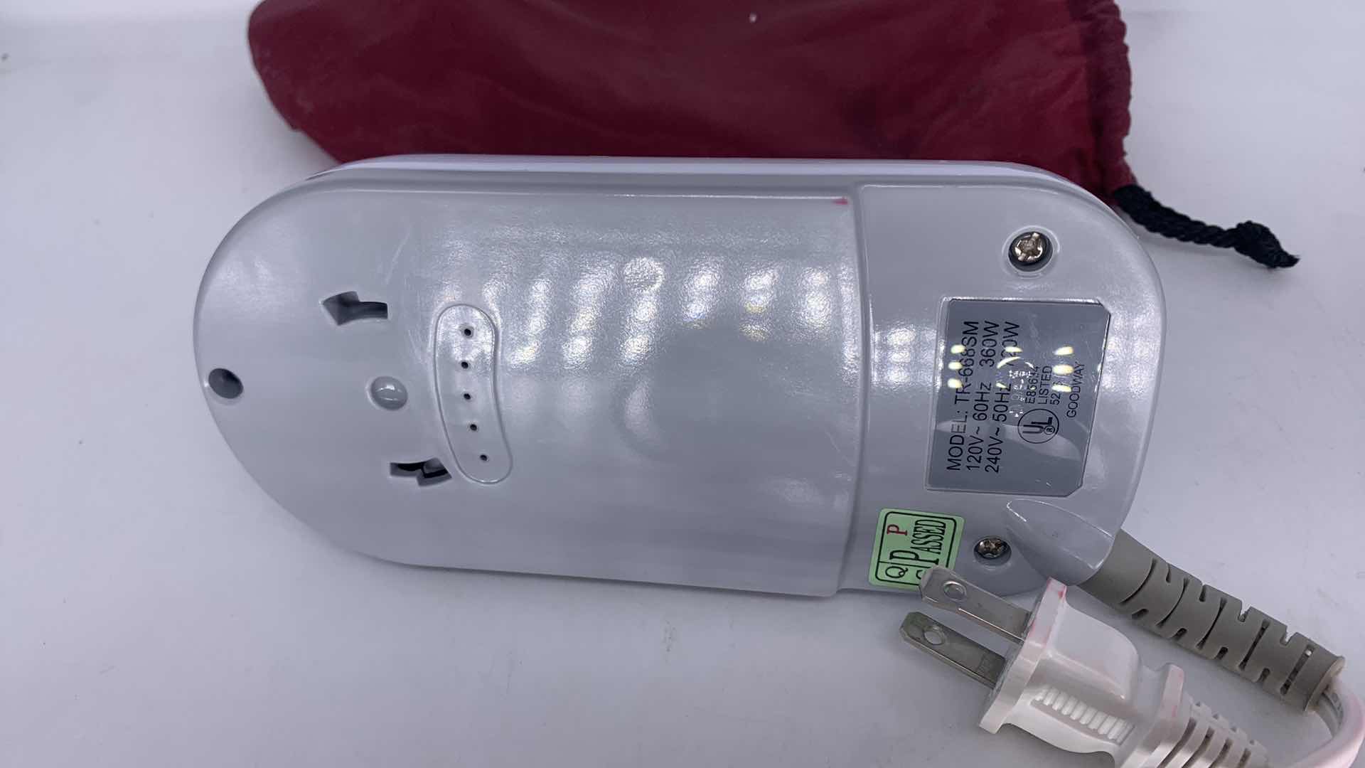 Photo 1 of HAND STEAMER