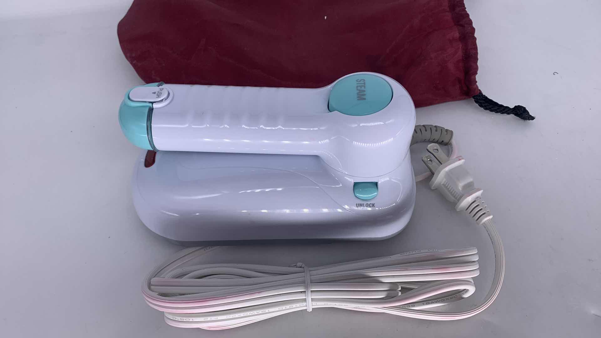 Photo 2 of HAND STEAMER