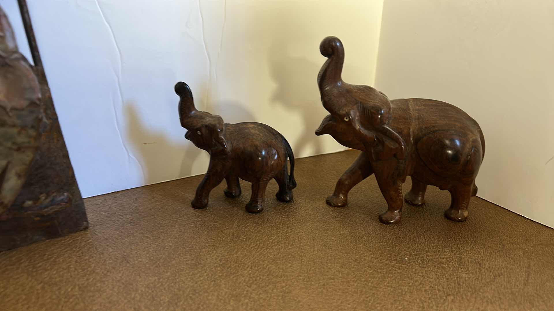 Photo 1 of HOME DECOR ASSORTMENT METAL SCULPTURE 10” x 20”