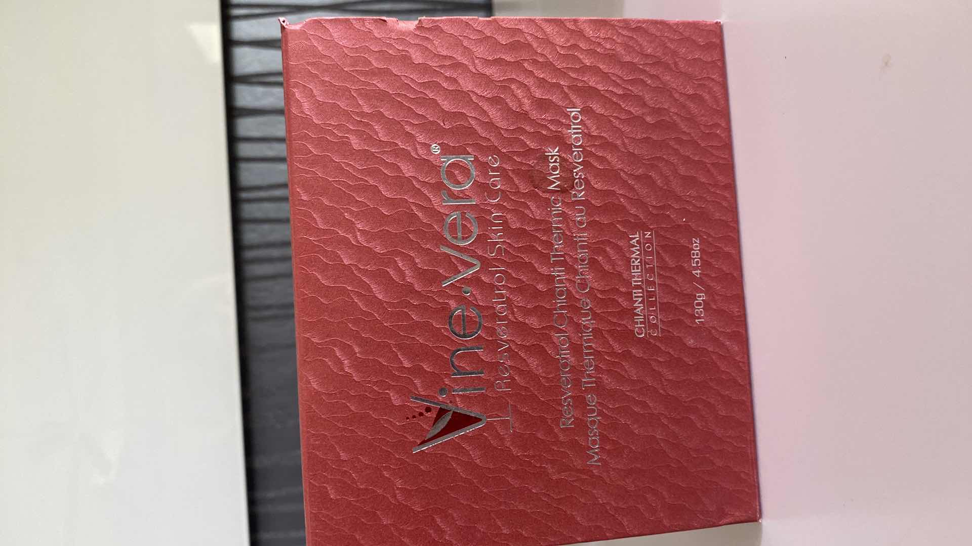 Photo 1 of VINE VERA RESVERATROL CHIANTI THERMIC MASK INFUSED WITH SWEET ALMOND EXTRACT AND ALOE LEAF EXTRACT