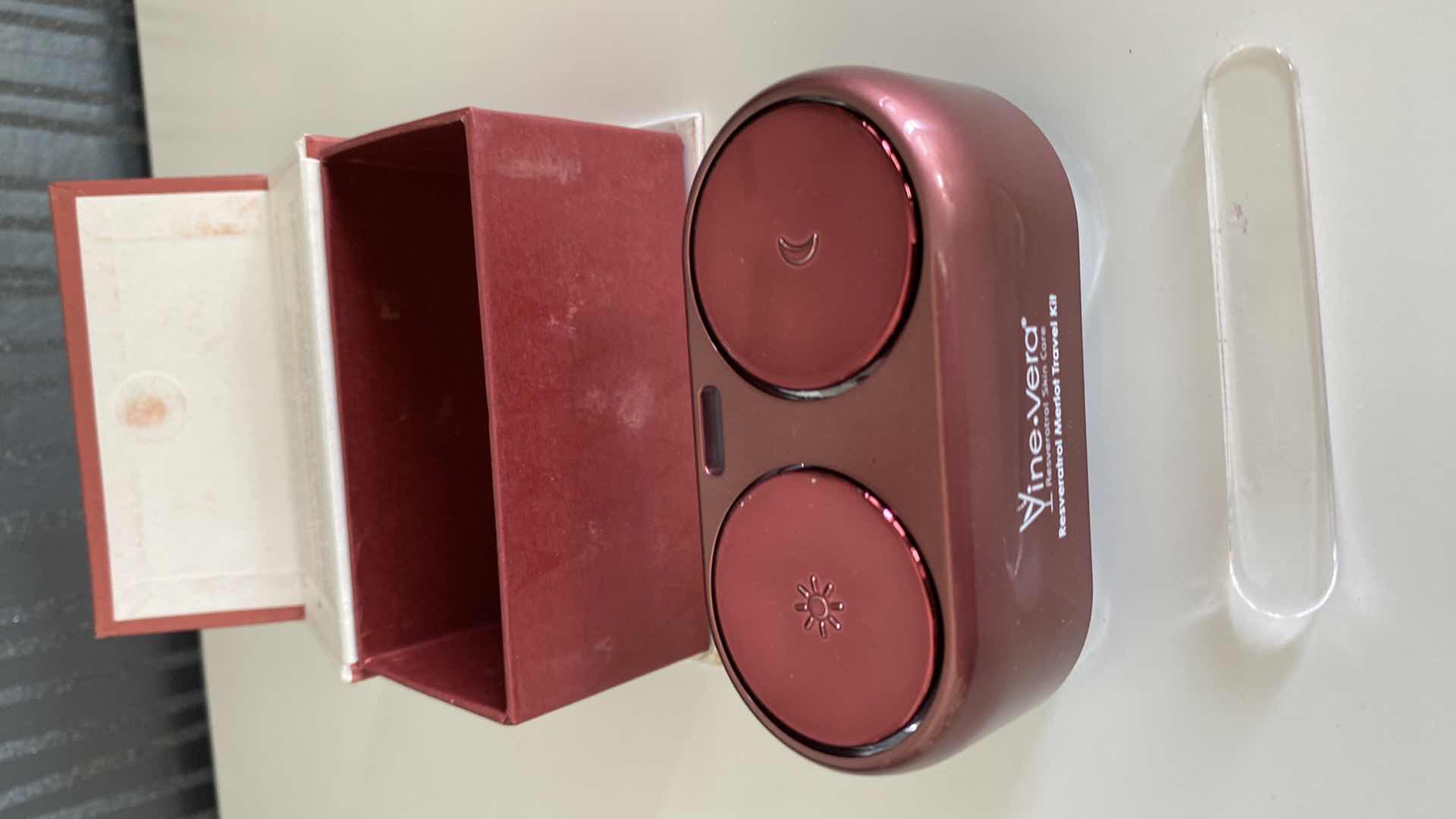 Photo 1 of VINE VERA RESVERATROL MERLOT TRAVEL KIT MOISTURIZER DAY CREAM AND NIGHT CREAM