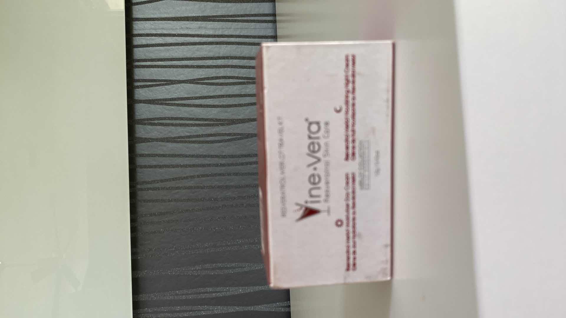 Photo 1 of VINE VERA RESVERATROL MERLOT TRAVEL KIT MOISTURIZER DAY CREAM AND NIGHT CREAM