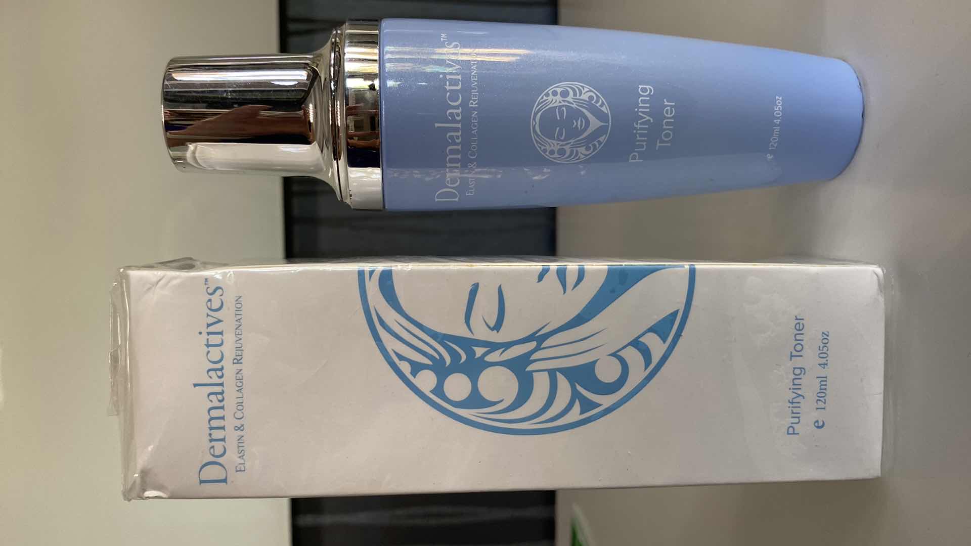 Photo 1 of NEW DERMALATIVES PURIFYING TONER TO PURIFY AND REDUCE SKIN INFLAMMATION WHILE CLEANSING YOUR FACE OF OIL BASED DEBRIS AND IMPURITIES