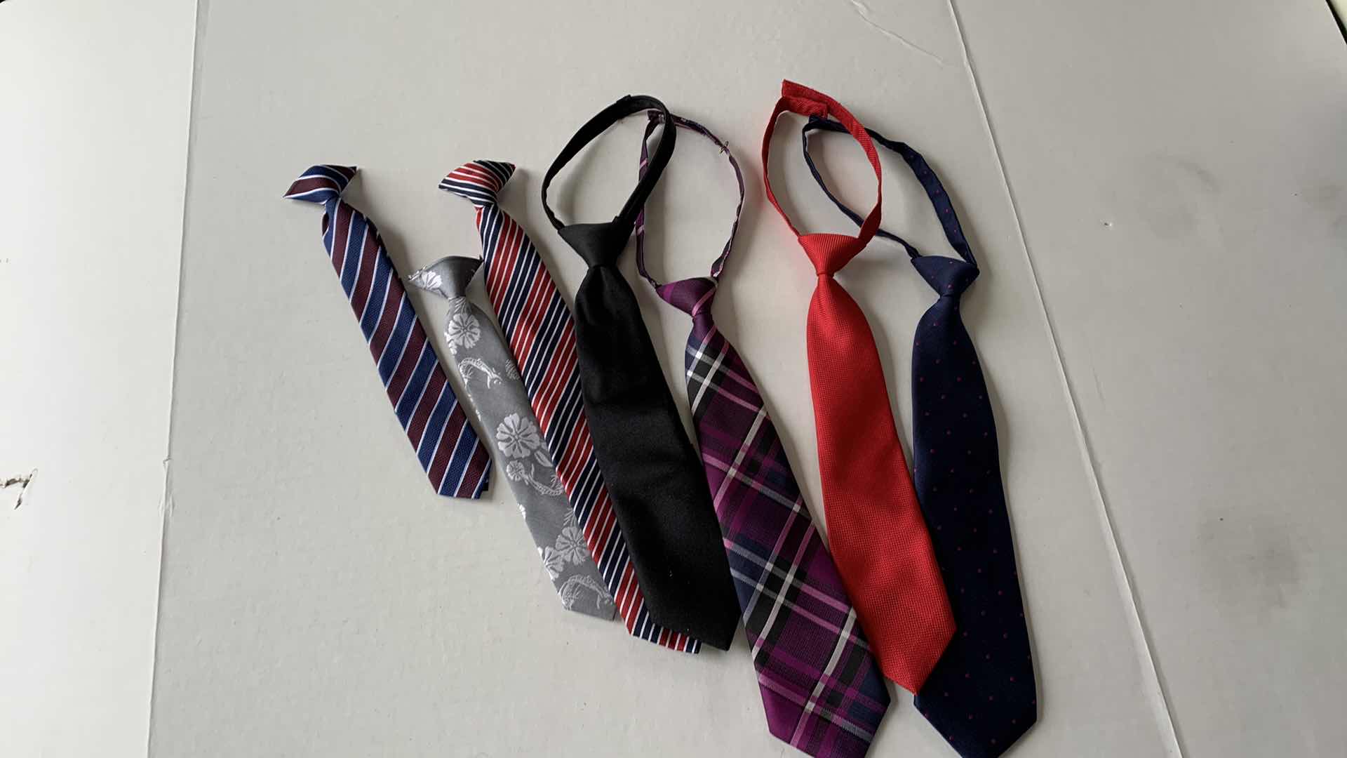 Photo 5 of BOYS SIZE 10 CLOTHING