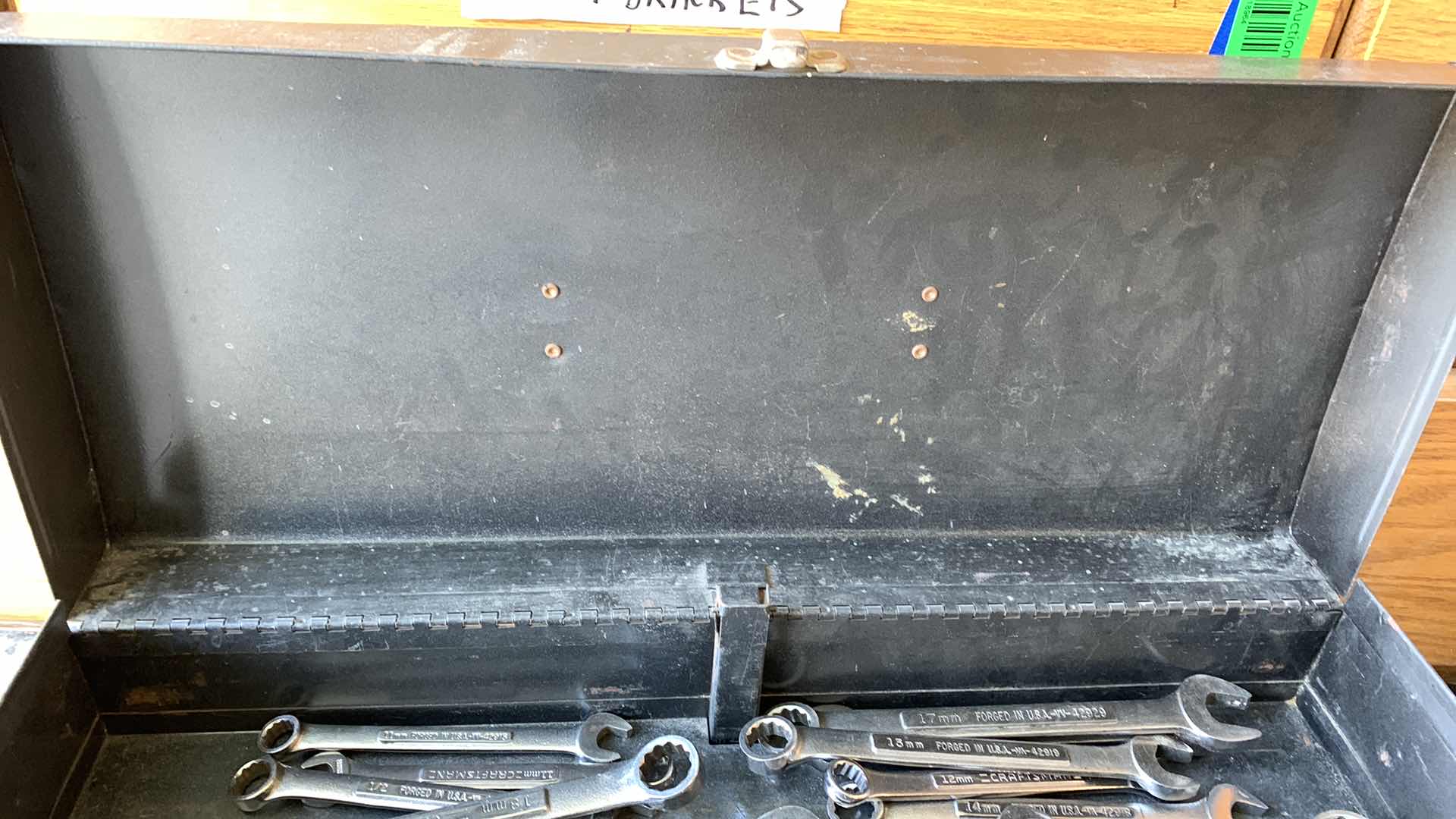 Photo 3 of METAL TOOL BOX