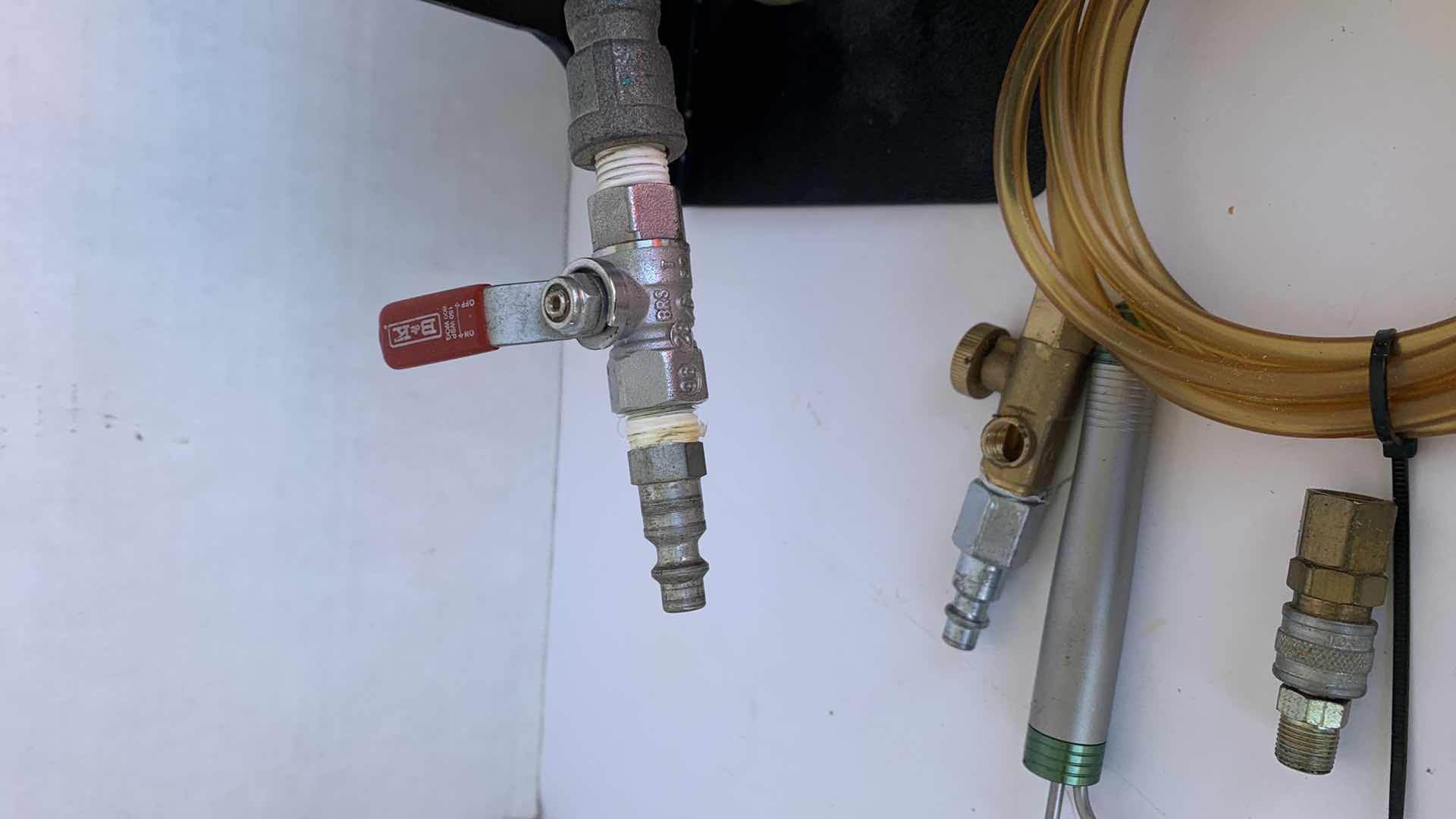 Photo 1 of NORGREN FILTER REGULATOR FOR ENGRAVING WITH DIAMOND BUR PACKAGE BITS