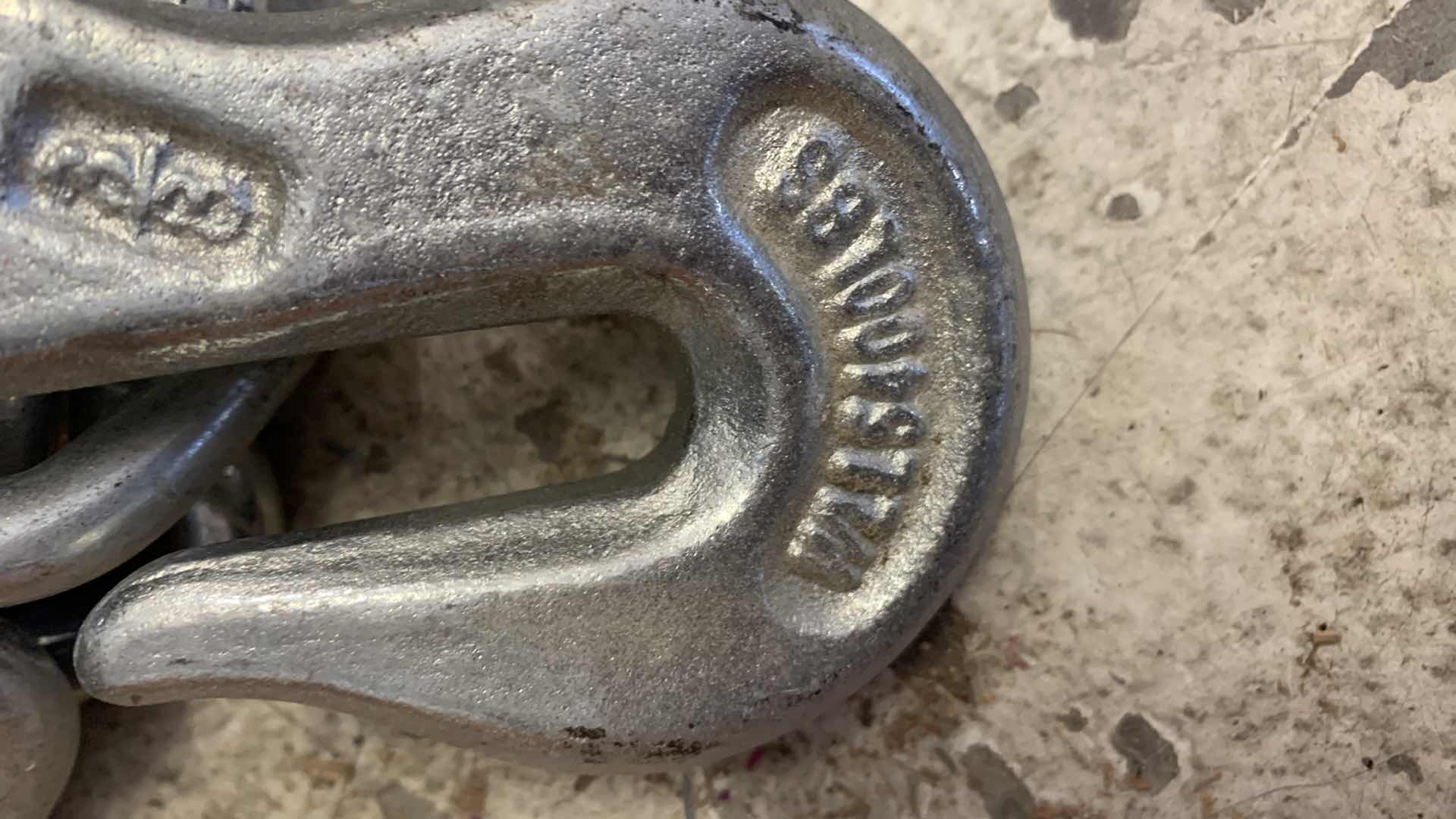 Photo 1 of HEAVY DUTY TOWING CHAIN AND CARD JACK