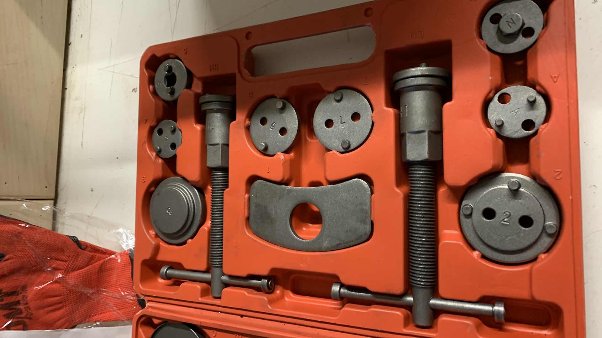 Photo 4 of ORION MOTOR TECH 22 DISC BRAKE CALIPER TOOL